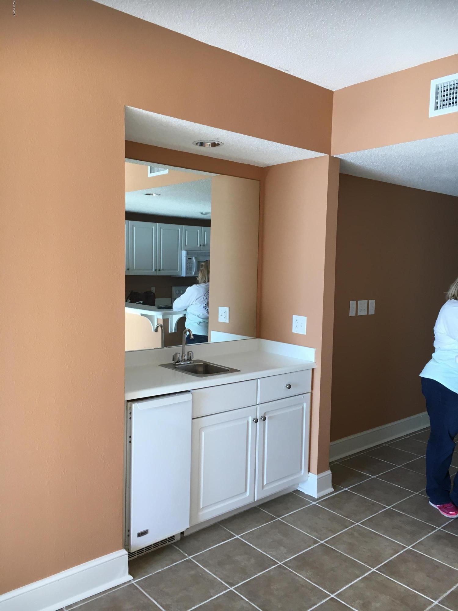 Majestic Beach Tower II - Residential Lease