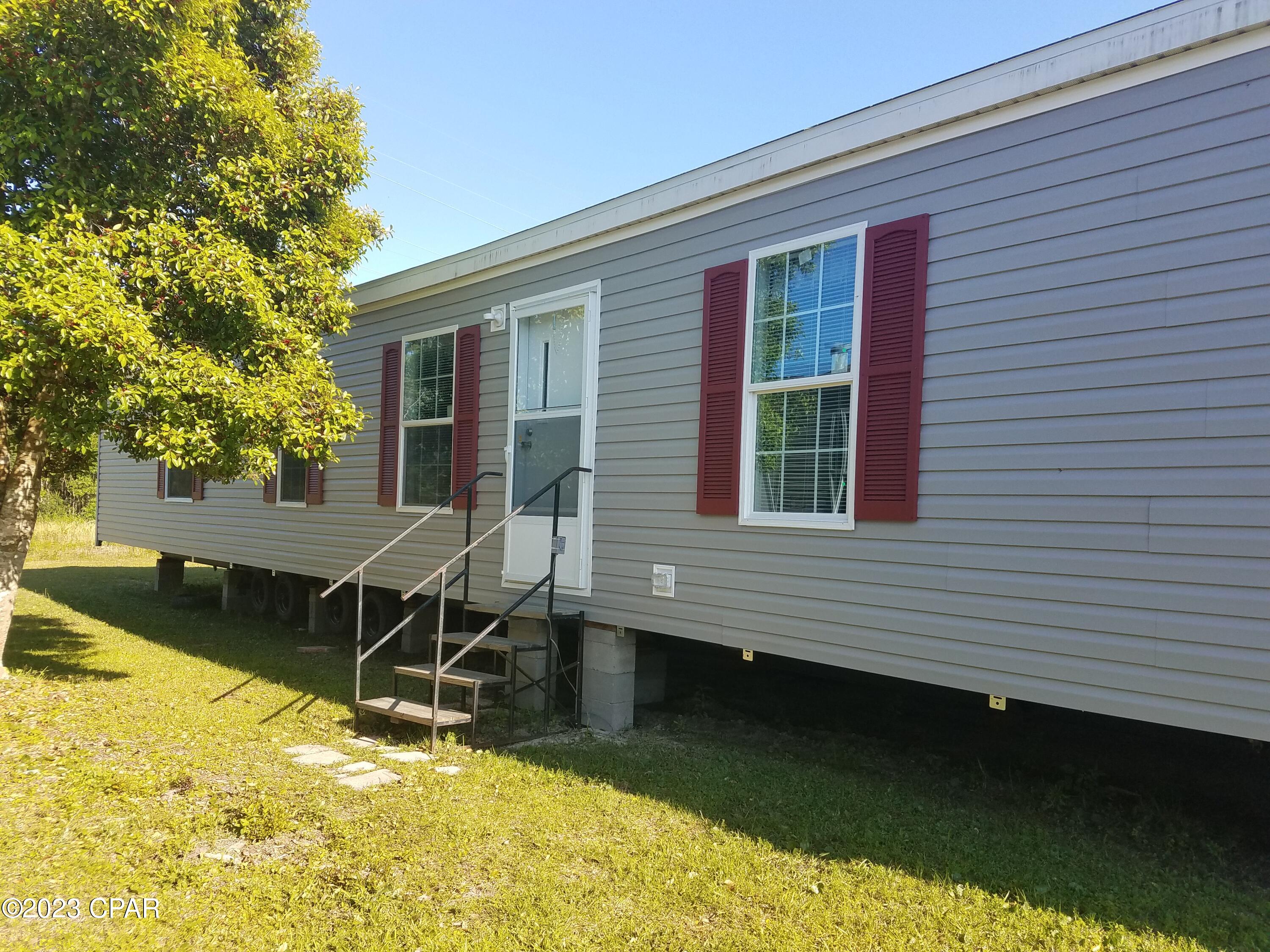 Single Wide Manufactured home for sale built 2018 with 3 beds/ 2 baths. Property is in need of some minor work and priced to sell. Property will be cleaned and all personal belongings will be removed prior to closing. Don't miss your chance!