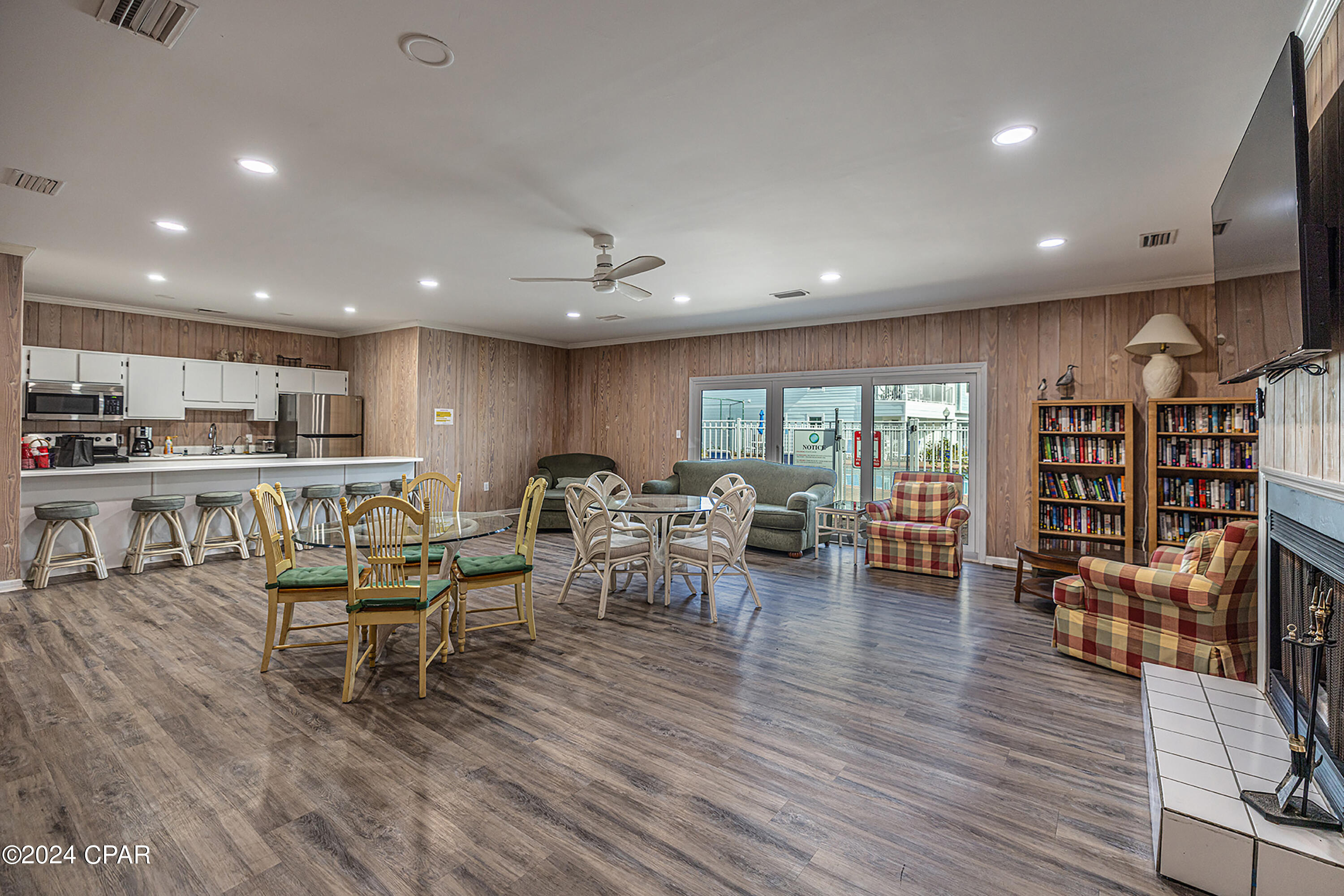 Beachside Villas Condo - Residential