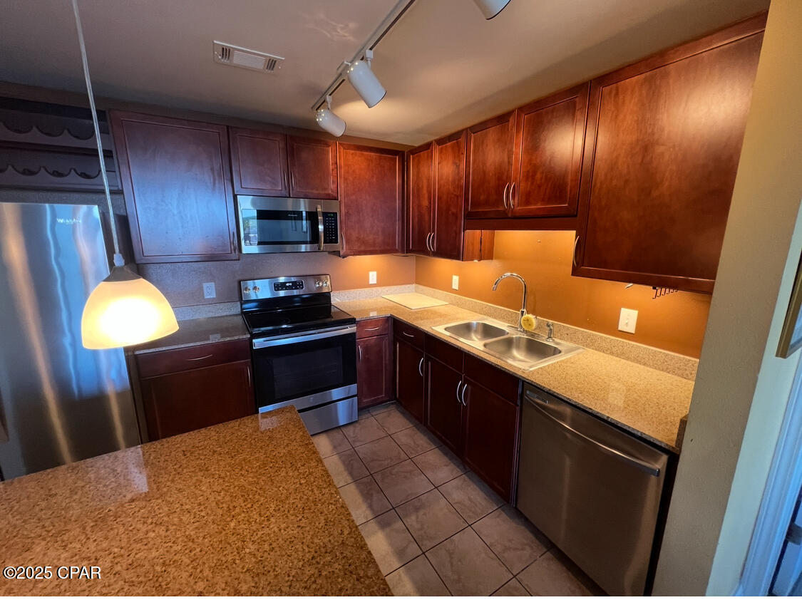 Laketown Wharf - Residential