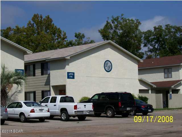 Townhouse in Patriot Place apartment located in Callaway just minutes from the TAFB. New tile floor downstairs and carpet upstairs. Lawn care, pest control and trash included.