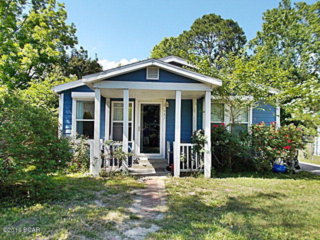 This is a chance for a very nice home or vacation home in Port St Joe Fl. or you could put it on the rental market, just a 3 block walk to the bay or about 5 miles to St Joe Beach and Mexico Beach. this is a very nice home, it has a bonus room that could be used as a third bedroom, very nice appliances in the kitchen, two car garage, and a storage shed, call agent today to view this home.