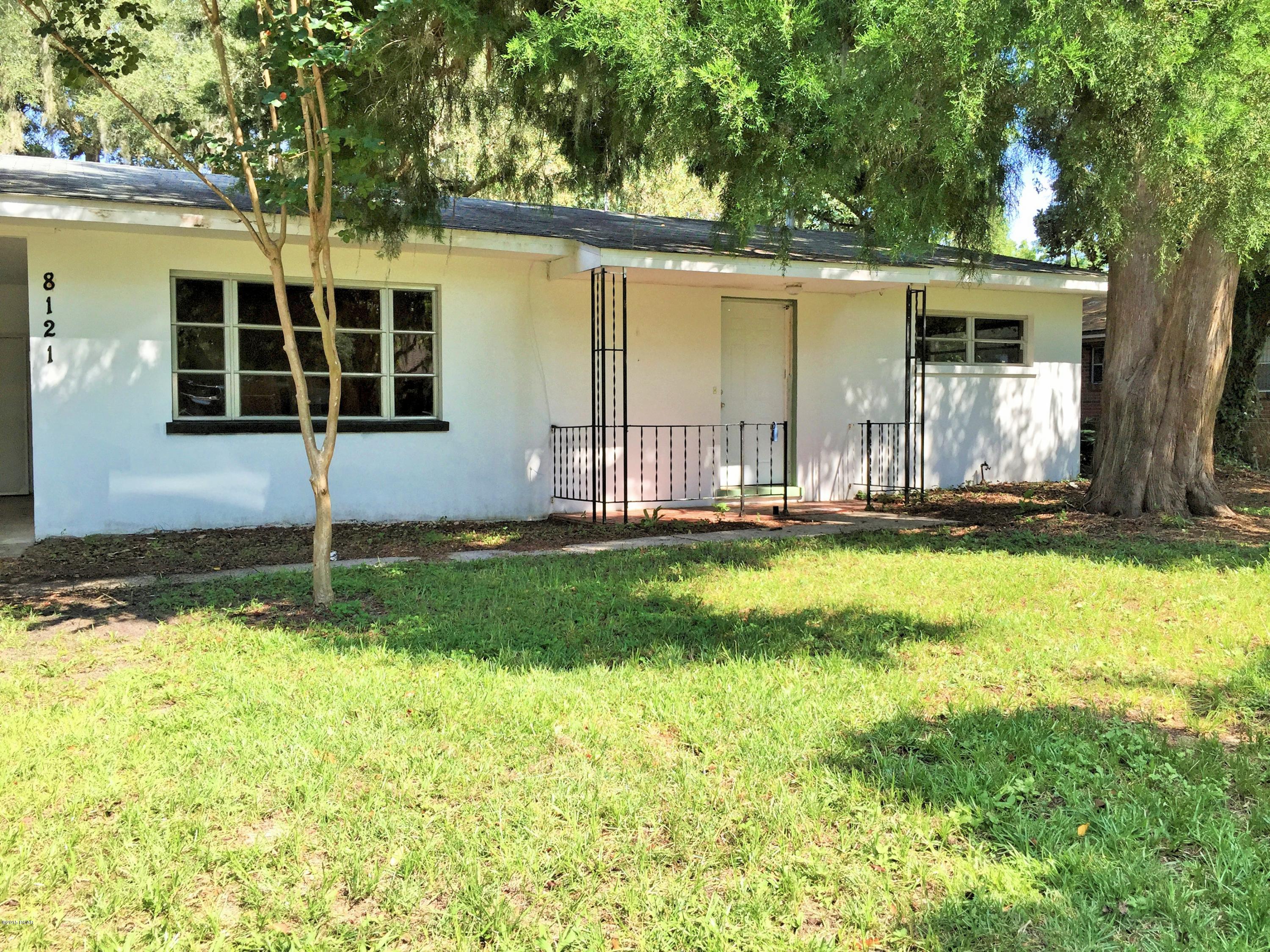 LOCATION-LOCATION-LOCATION-Great opportunity to own directly on Deerpoint Lake-This is a classic fixer-upper with 2-3 bedrooms and 2 full baths-Currently being cleaned out so excuse the dust-Use your imagination and live on the water!!