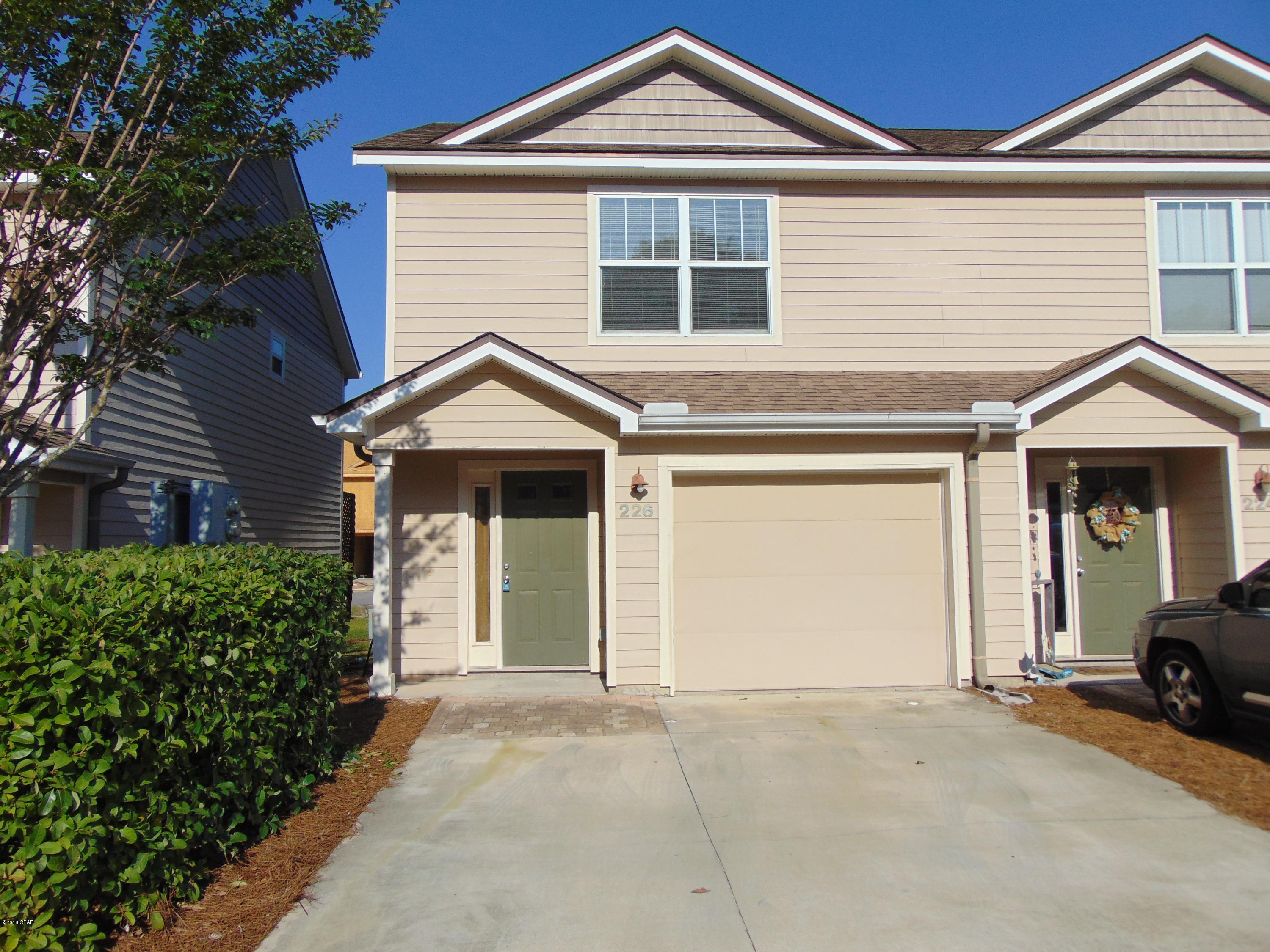 2 Story Townhome 

3 bedroom 2.5 bath w/1 car garage.  This home features upstairs bedrooms, eat in kitchen/living room area, open patio, washer/dryer hookups and is all electric. 



''RENTERS INSURANCE IS REQUIRED''



1 small dog under 20 lbs. allowed with $250.00 Pet Deposit and $50.00 per month Pet Rent.