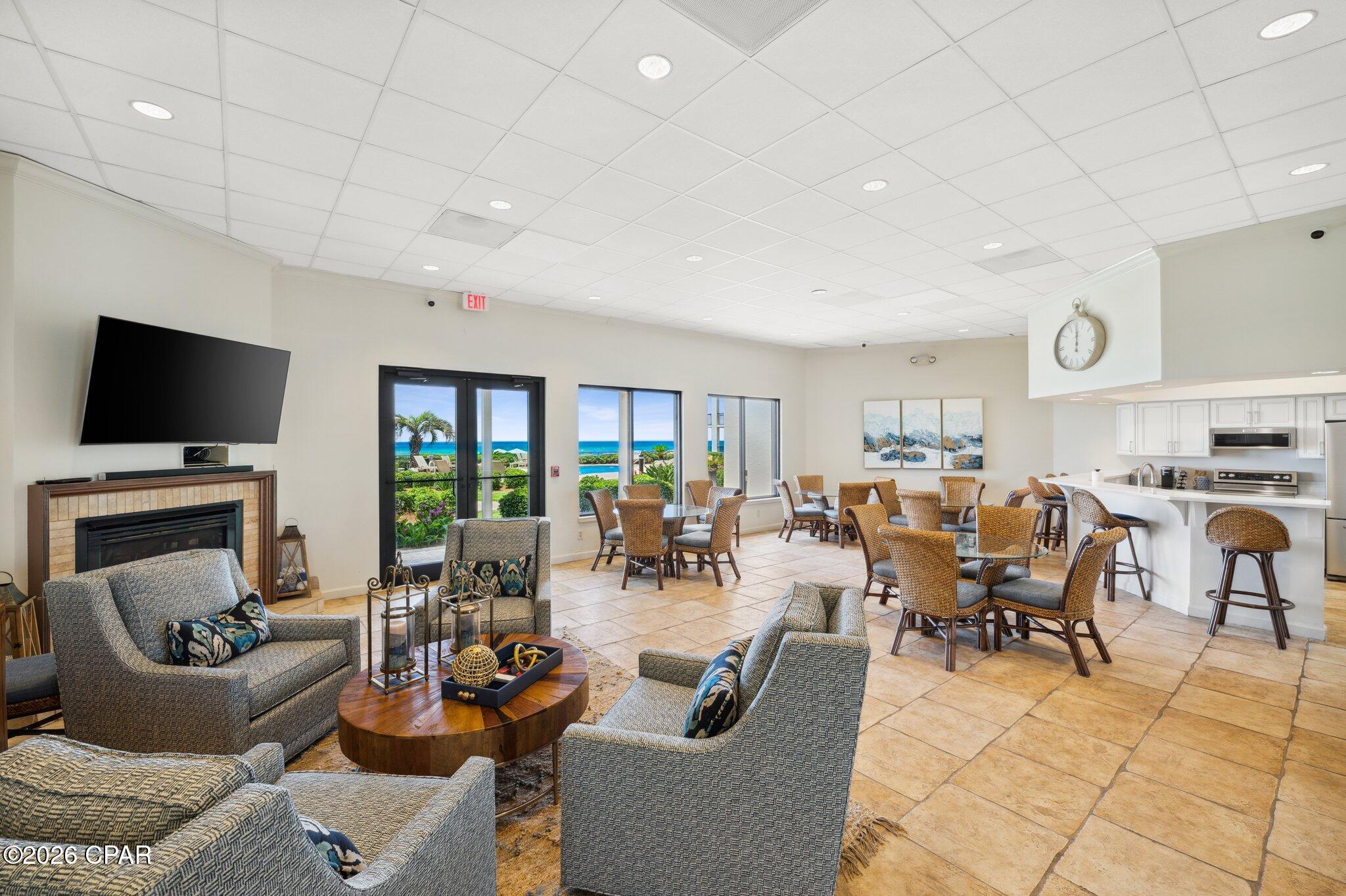 Summerwinds Condo - Residential