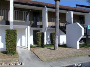 FREE GOLF! BEAUTIFUL VIEW OF GOLF COURSE AND POND AND ONLY STEPS TO A HEATED POOL FROM THIS SPACIOUS VILLA WITH NICE FURNISHINGS, TILED FLOORS AND NEW TVS. THIS 1ST LEVEL UNIT HAS SOME PRIVACY IN THE BACK YARD AREA. THE EDGEWATER COMPLEX OFFERS LOTS OF AMENITIES, INCLUDING MULTIPLE POOLS, FITNESS CENTER, BASKETBALL COURT, GOLF, TENNIS, SHUFFLE BOARD, GAME ROOM, HOT TUBS AND SHUTTLES TO THE CROSS WALK TO BEACH AND THE HUGE BEACH FRONT LAGOON POOL.