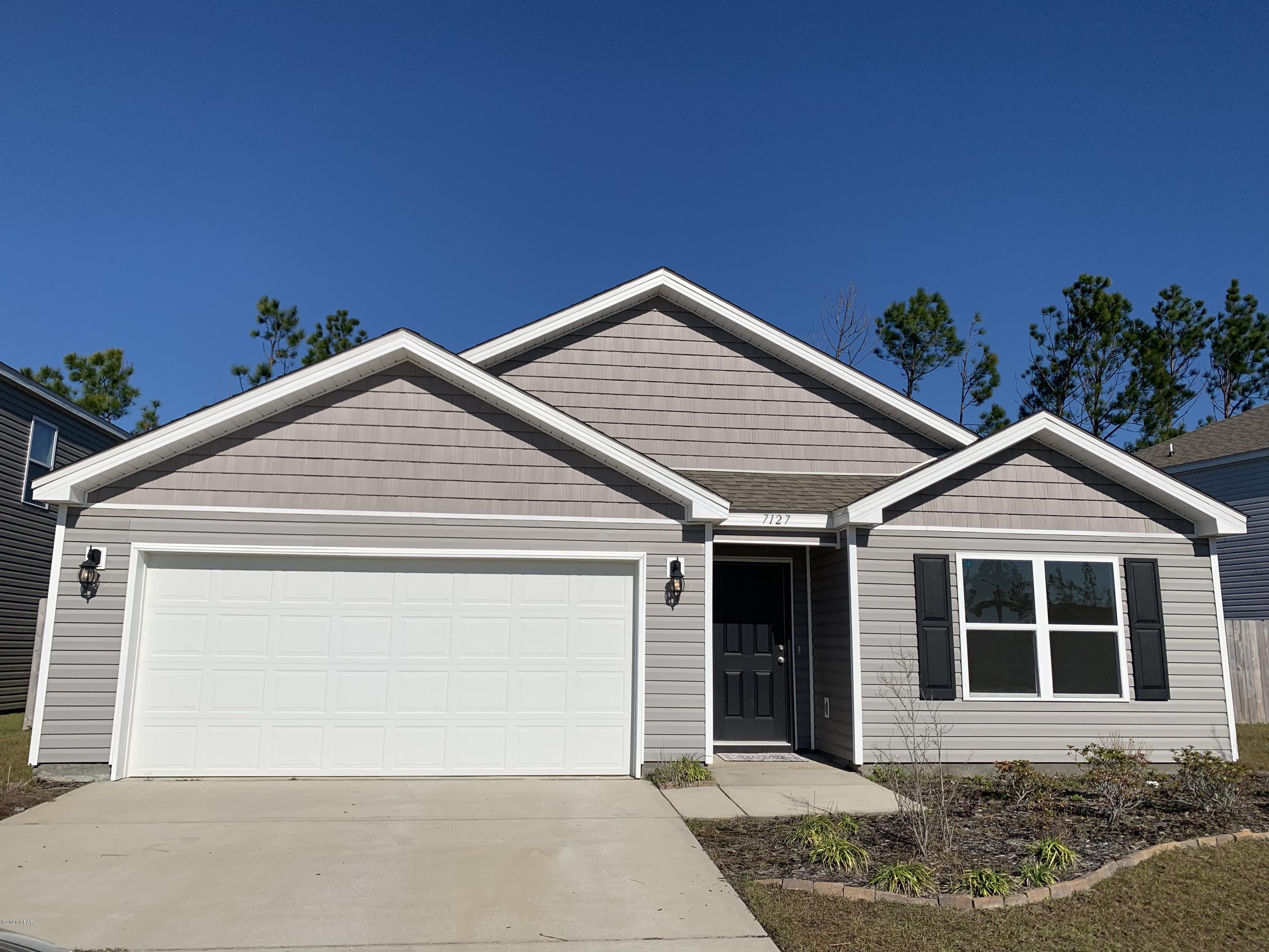 Beautiful Lakefront home with 4 bedrooms and two full bathrooms. Open plan living, kitchen island and large walk in pantry. Laundry room with washer and dryer. Two car garage. Fenced yard. Enjoy the view from your covered patio.