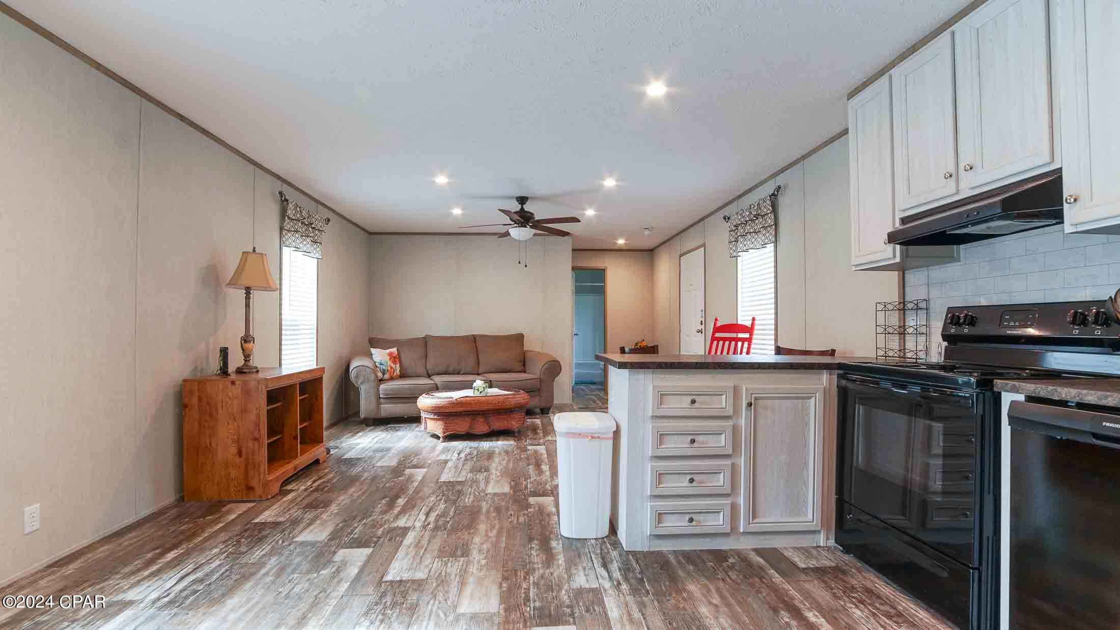 Lake Merial - Residential