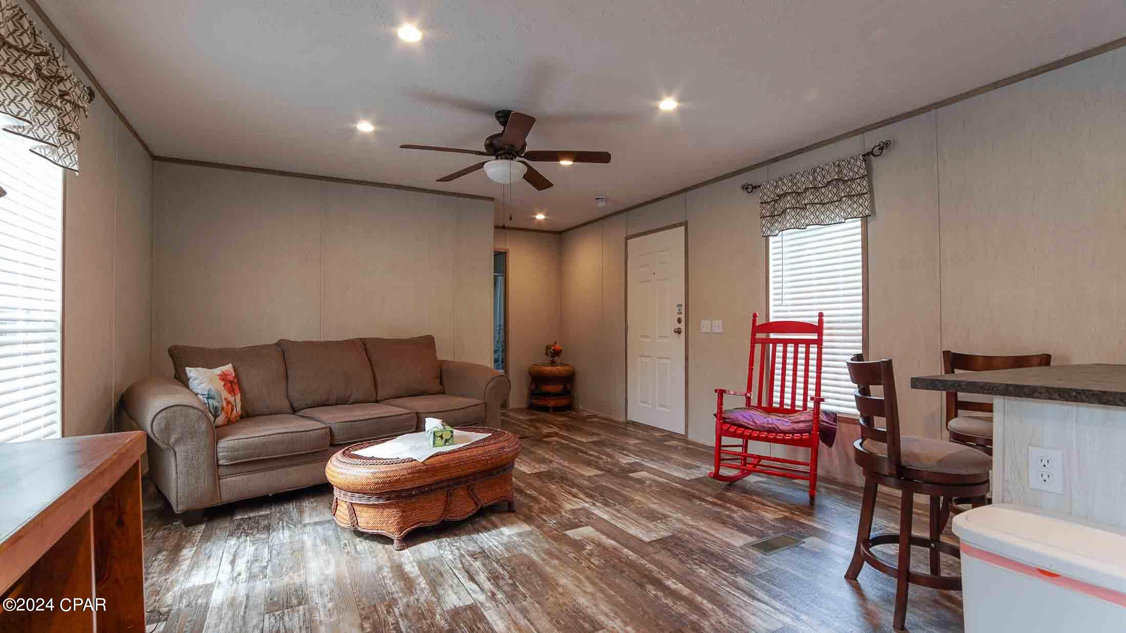 Lake Merial - Residential
