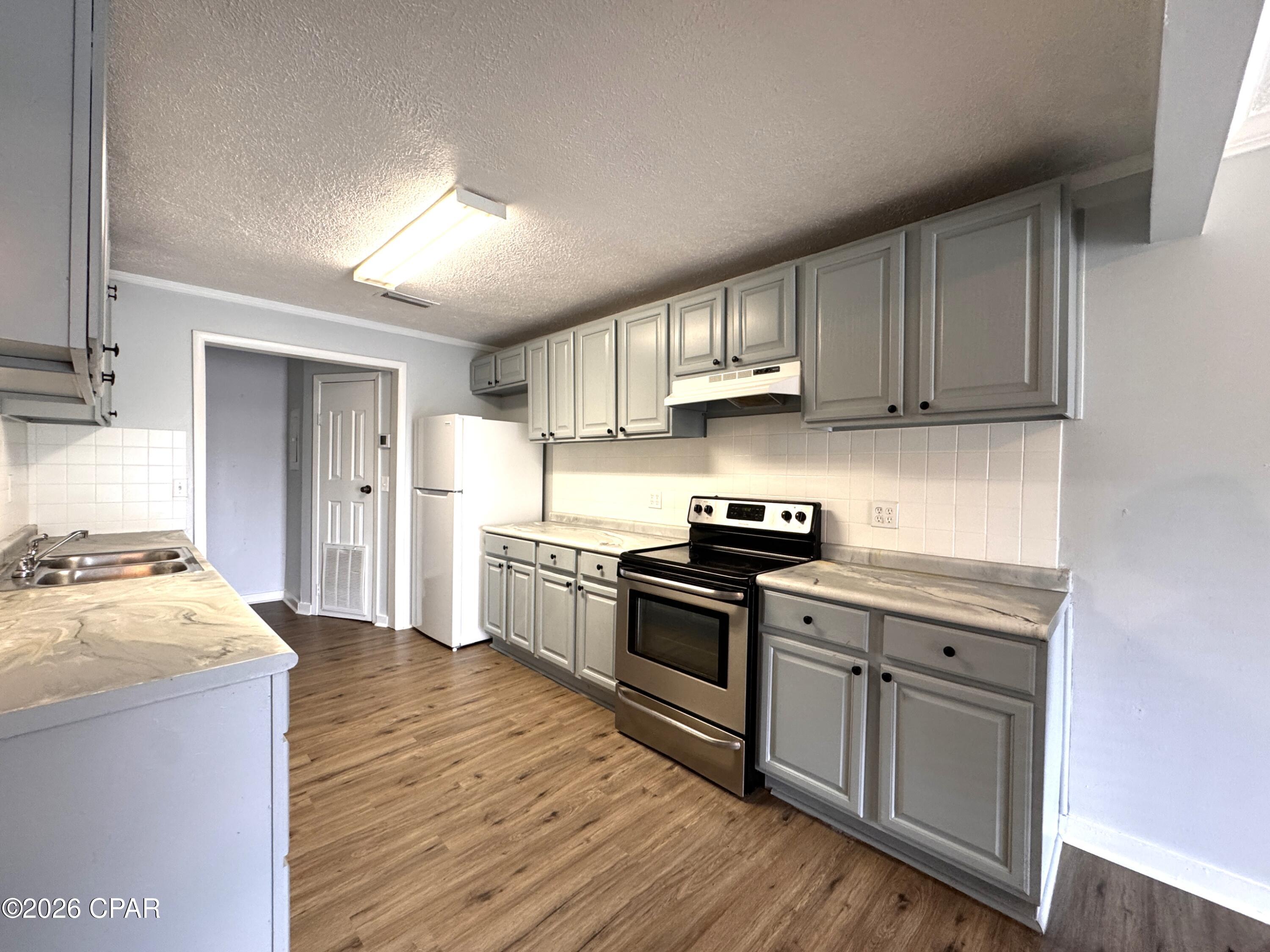 [No Recorded Subdiv] - Residential Lease