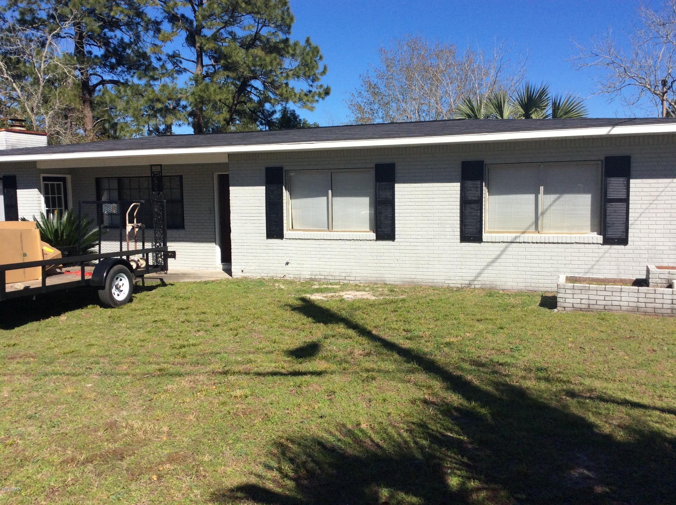 Single family home in Springfield. Home has a fireplace, laundry room, and patio.



*All pets are a part of the application process and are subject to the homeowner's approval*



*1/2 off For Military*