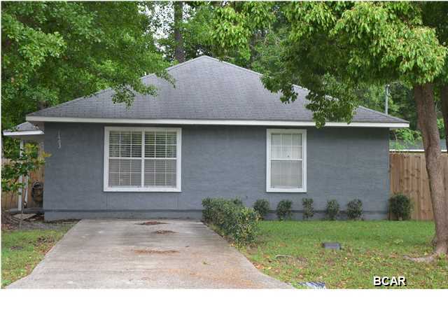 LYNN HAVEN ... HOME SWEET HOME! much sought after area of bay county, FL ... location, location ... within 1 mile of public boat ramp on N. Bay ... then on out to the beautiful Gulf of Mexico ... less than 1 mile to ''downtown Lynn Haven'' ... approx. 15 minutes drive to Panama City Beach ... so much more! 2/2 with approximately 1,260 SF. A home with a Living Room as a great entrance way ... 20x16 living room ... with beautiful flooring. Wait until you experience this large eat in kitchen --- it's a balance of comfort and functionality! Split BR plan! You will love it! Screened in back porch opens onto large privacy fenced back yard. 16'x16' workshop/hobby room, etc. Wired with electricity. This house lends itself to much entertaining with all of this space, inside and out! All