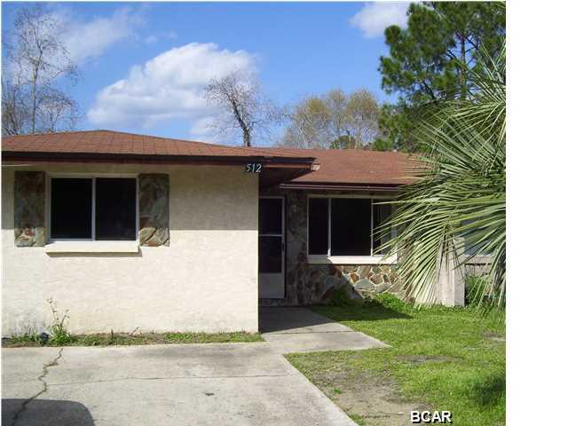 Lynn Have 3 Bedroom, 2 Bath duplex. Fenced backyard. No Pets