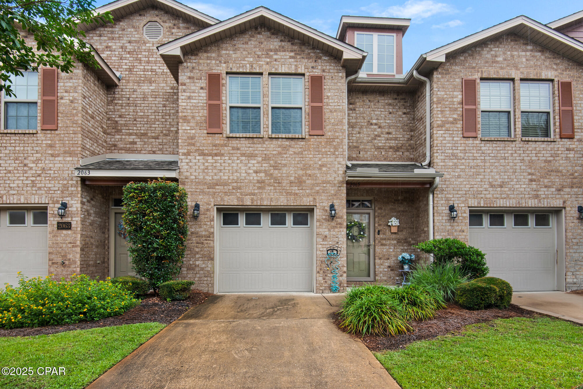 BRAND NEW AC ....Location, Convenience & Comfort - All in One!
Welcome to Reserve Pointe and your new home! This beautifully maintained 3-bedroom, 2.5-bath townhome offers the perfect blend of comfort and convenience in one of the area's most desirable neighborhoods.  Conveniently located behind Baptist ER & Urgent Care and the Shrimp Basket and only 2 miles to the beautiful Navarre Beach.

✨ Features:
3 spacious bedrooms with ample closet space and 2.5  bathrooms, including en-suite in the primary bedroom.  Bright, open-concept living & dining area; modern kitchen with stainless steel appliances and plenty of storage.  Current owner has made many upgrades since purchasing the home. These improvements include:   Installation of  a fence in the backyard for privacy & enjoyment & it's perfect for pets, kids, and/or outdoor entertaining; Built-in overhead storage shelves in garage; HVAC air handler replaced 2024; installed slide screen on back door and Hunter Douglas duette duolite fabric blinds in LR & back door and  installed ceiling fans in upstairs bedrms.
In-unit laundry and attached garage for added convenience.