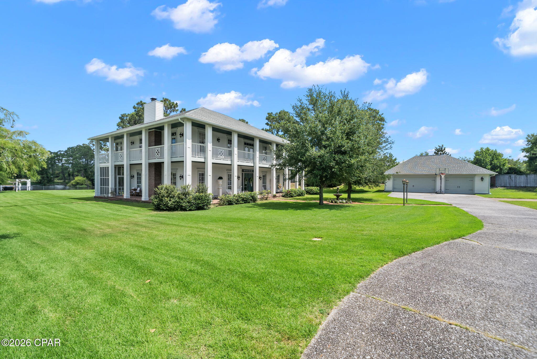 Legend Lakes - Residential