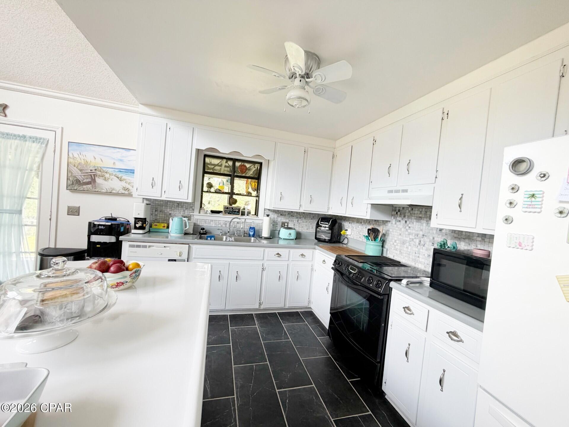 Compass Lake In The Hills - Residential