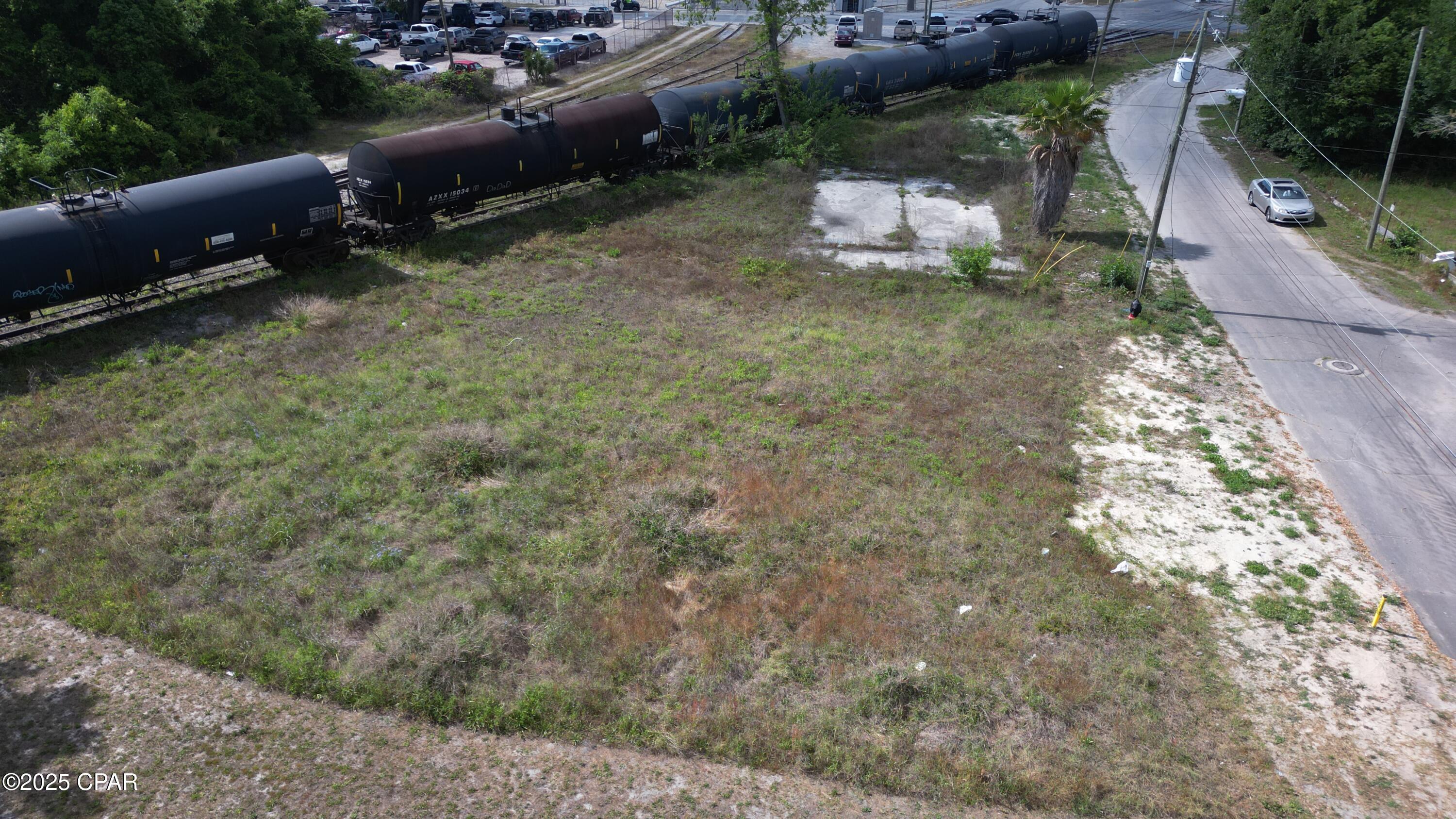 Looking for a new home? Here it is, the owner will have a new mobile home set up on the lot. All you need is your financing in place.