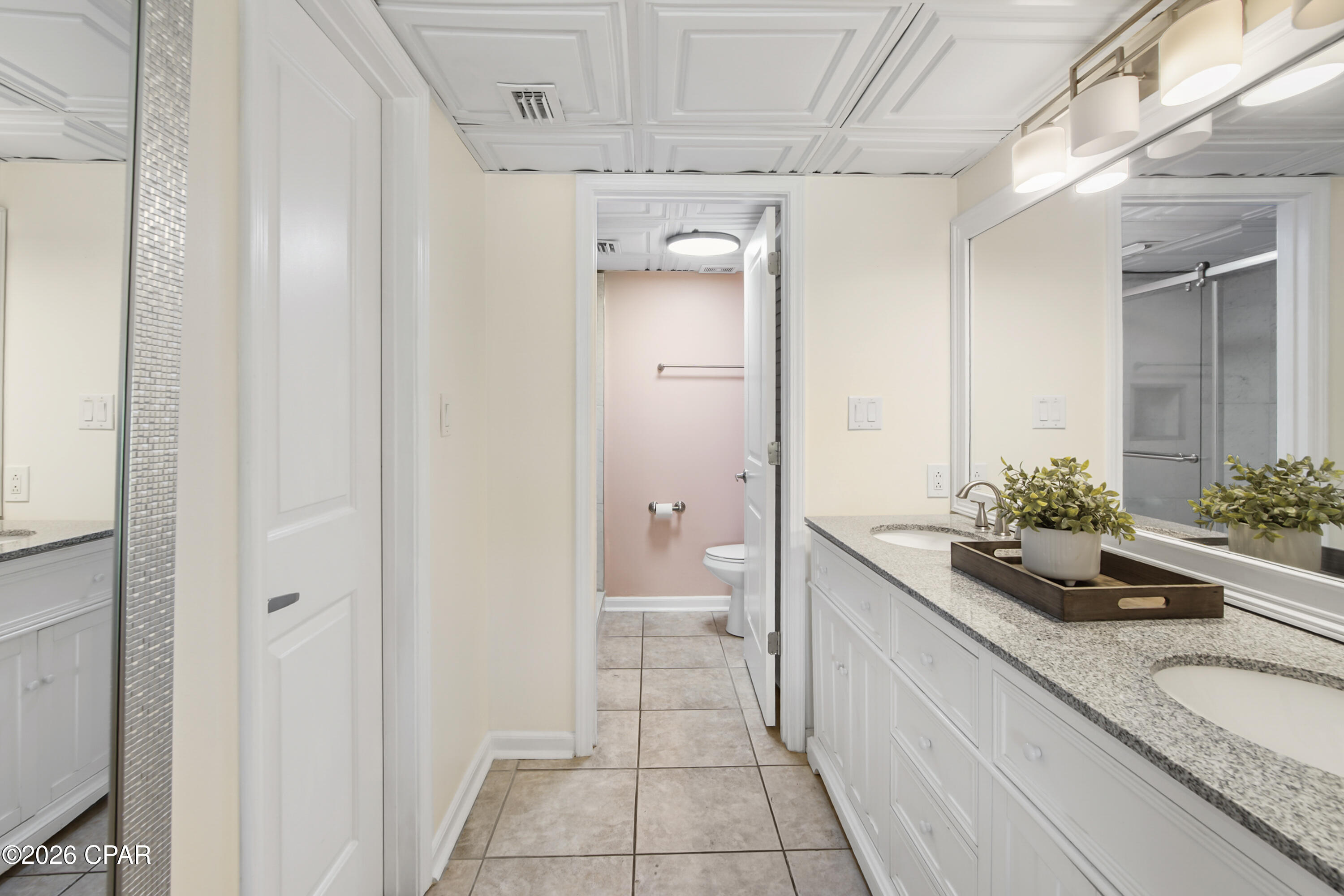 Edgewater Golf Villas V-B - Residential