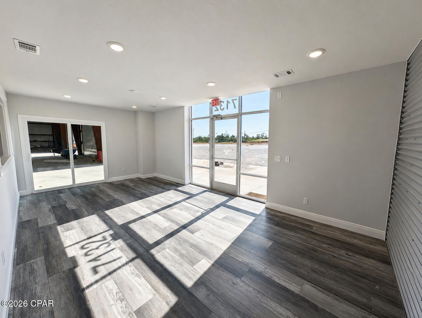 [No Recorded Subdiv] - Commercial Lease