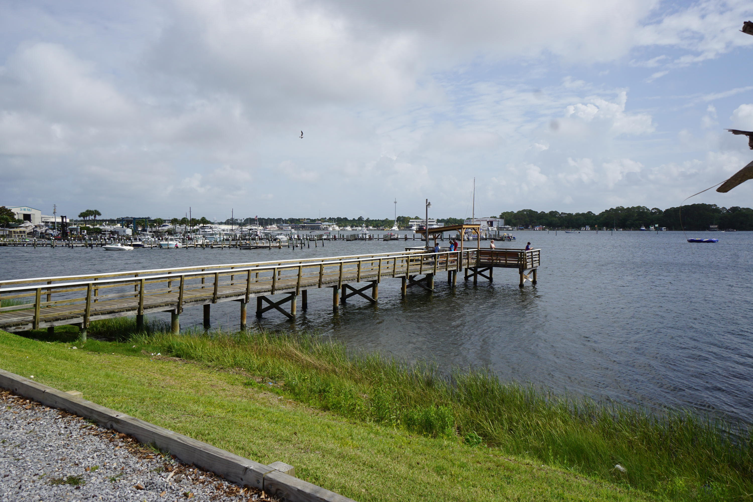 Venture Out Travel Trail - Land