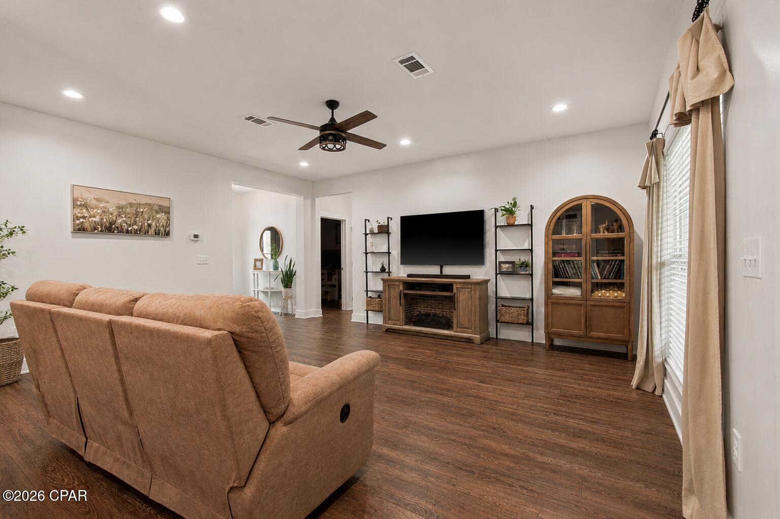 Leisure Lakes - Residential
