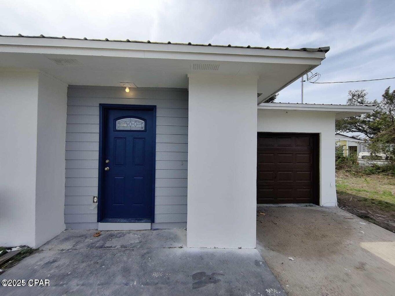 *** 1 FREE MONTH *** Huge, and elegant white 5 bedrooms/ 2 baths concrete corner house *** One of the biggest houses in THE COVE neighborhood. Centrally located within walking distance to Cherry, Jinks, and Bay Schools, and short drive to the beach, St. Andres Bay, downtown and the Tyndall Air Force Base!

 *** Completely renovated with modern finishes, new flooring, freshly painted, recessed lighting trough out, stainless steel appliances, metal roof, landscaped, and much more!

Total 2,328 Sq ft. 1 Car garage + 6 Parking spaces, and great patio area for kids' playground, BBQ, pets, you can even install an above ground pool for this summer!


Call now, it won't last *
