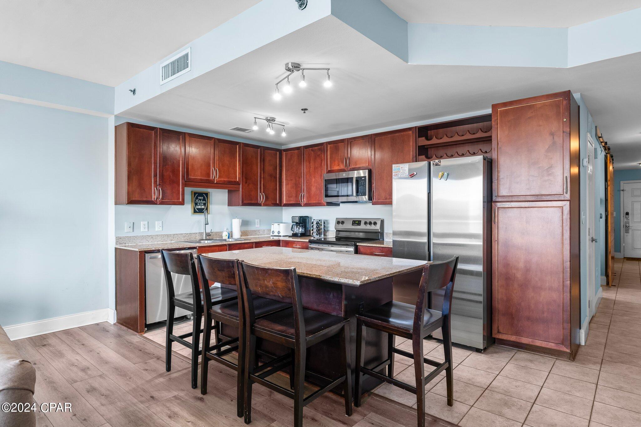 Laketown Wharf - Residential
