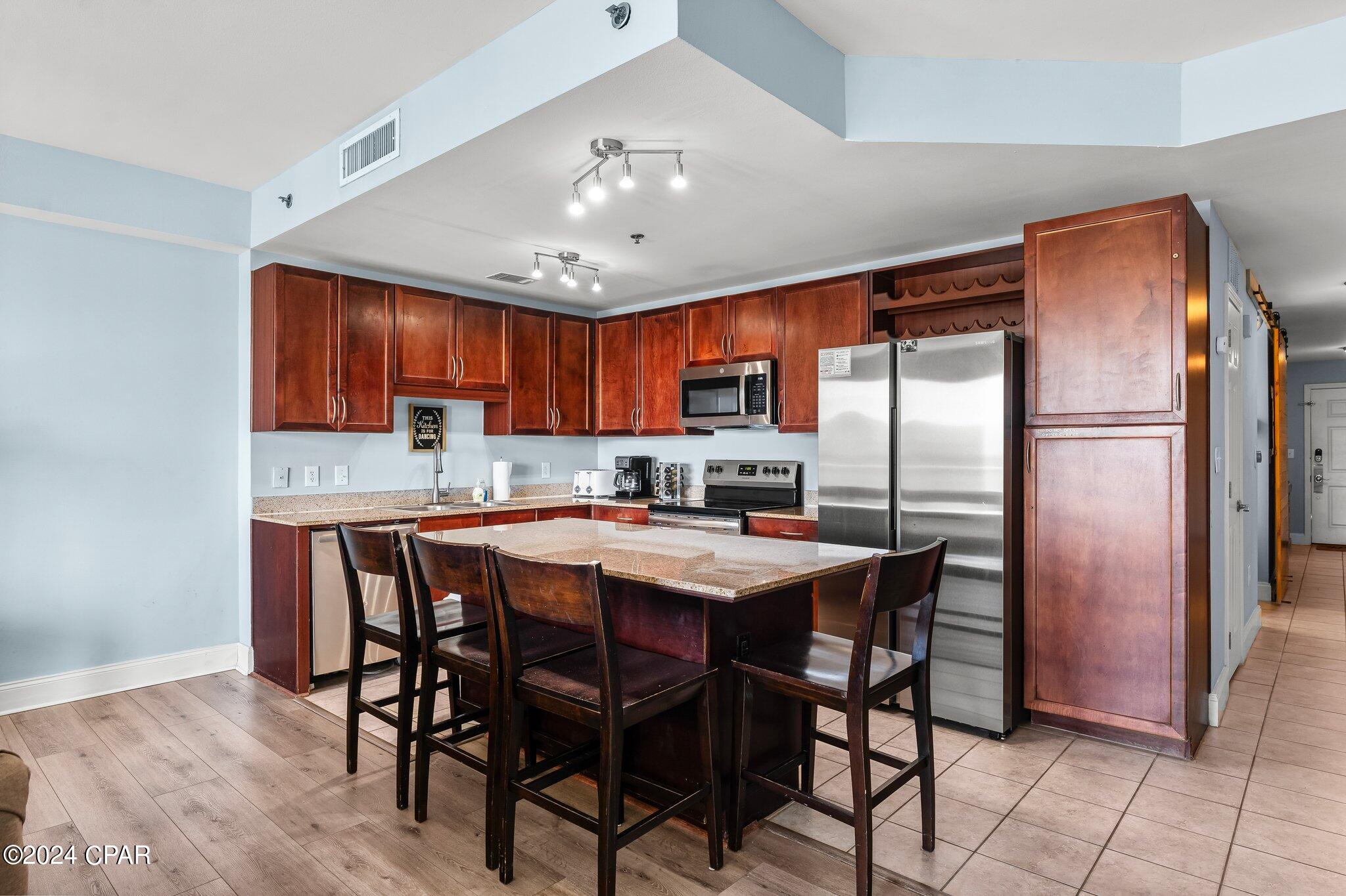 Laketown Wharf - Residential