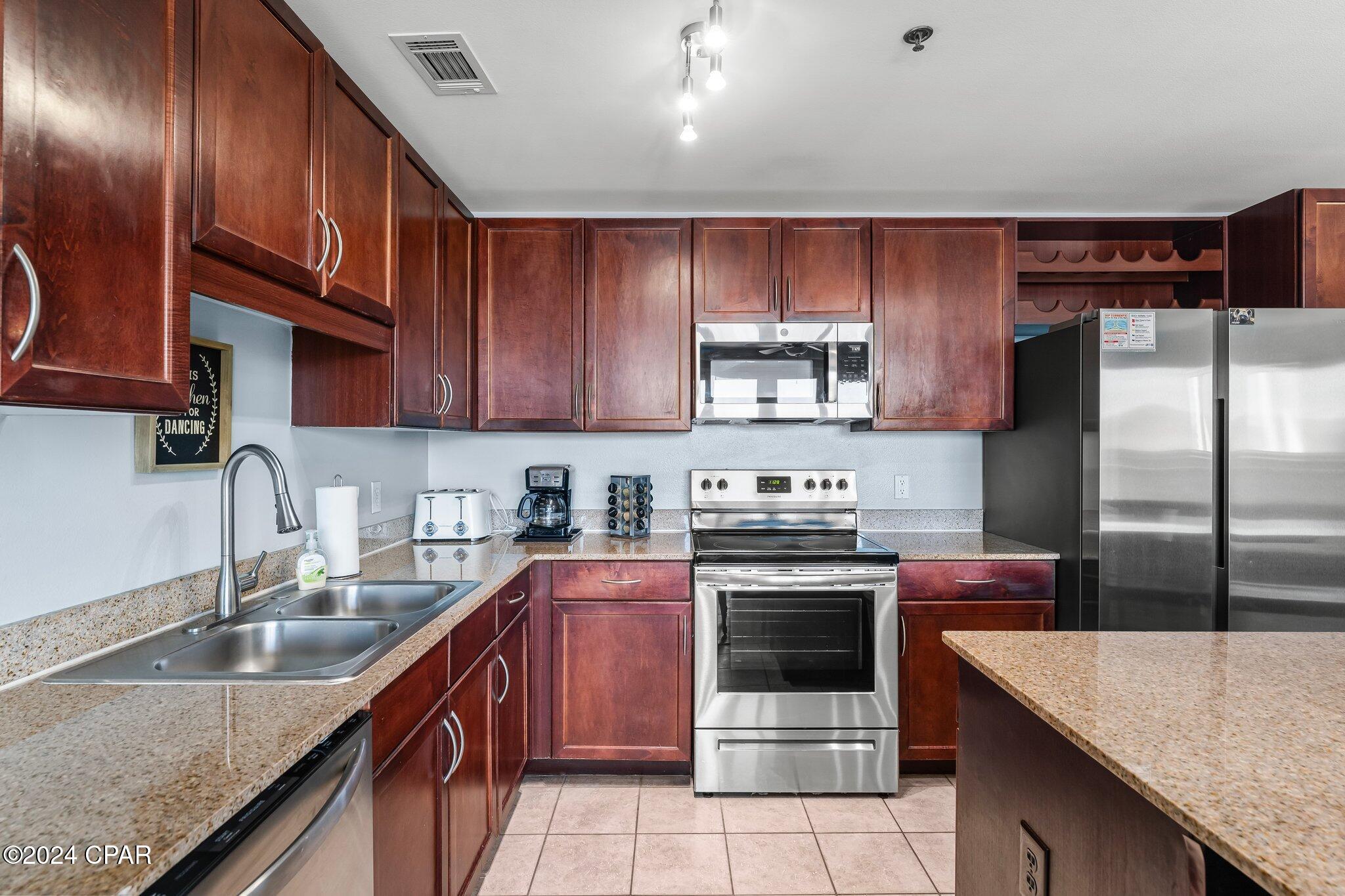 Laketown Wharf - Residential