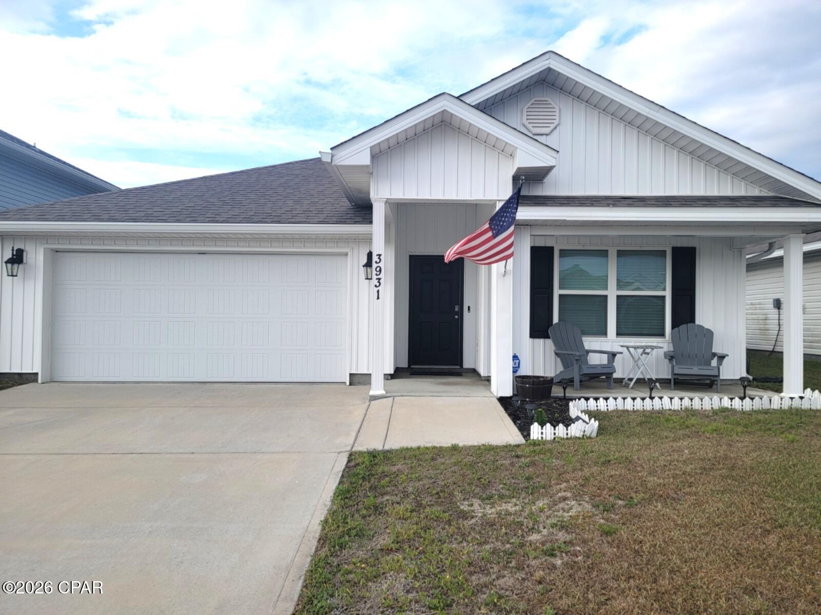 Welcome to the Brighton Oaks community. This home is a 4 bedroom, 2 bath, with a 2 car garage. Built in 2022. The home has an open concept with split bedroom floor plan. The kitchen features a large breakfast island with a large pantry, and plenty cabinet space. Spacious master bedroom and the ensuite features double vanity, separate shower, and soaking tub, plus a large walk in closet. screened patio in the back of the home. Pets subject to owner approval. Call to schedule a tour.