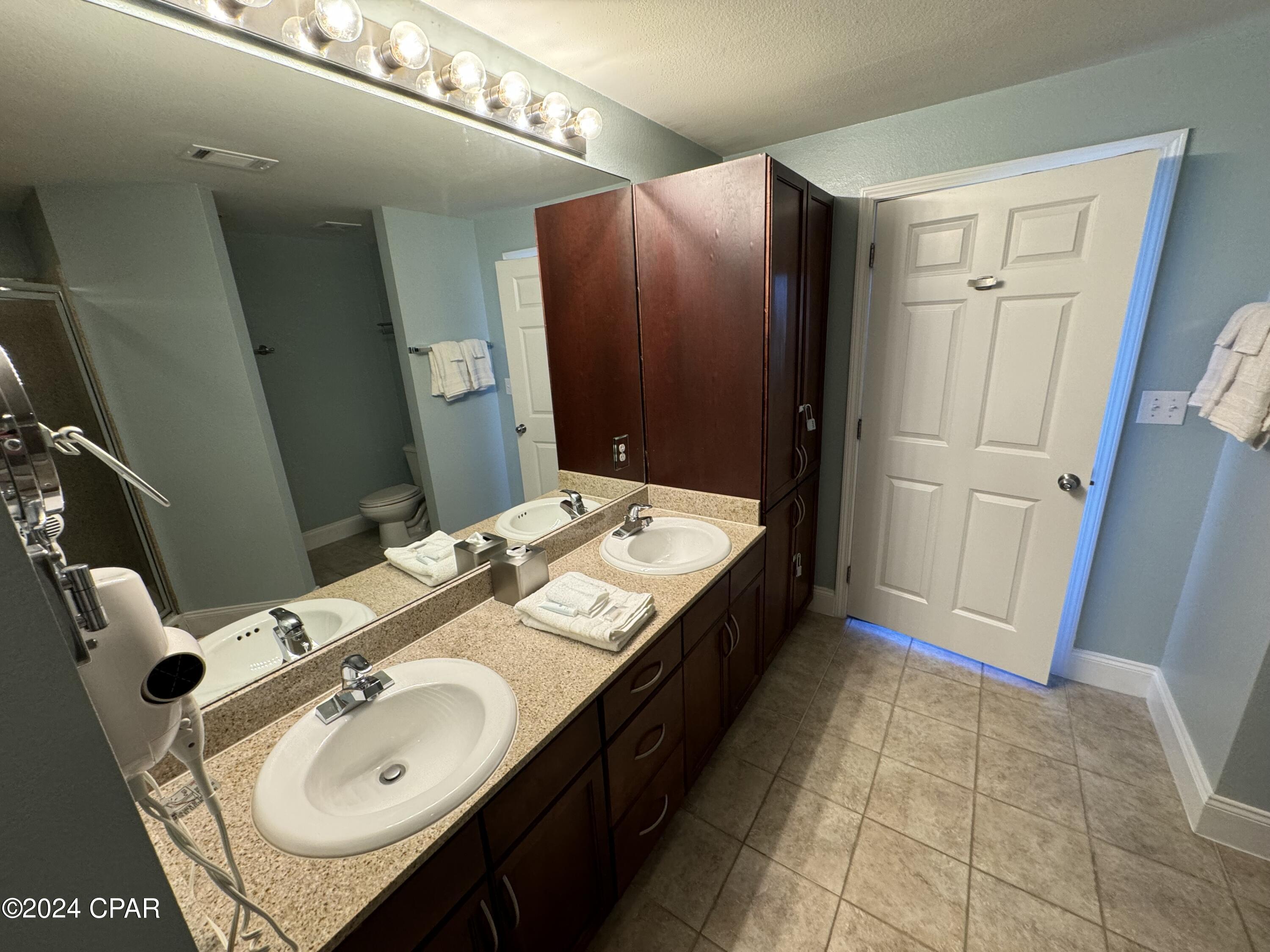 Laketown Wharf - Residential