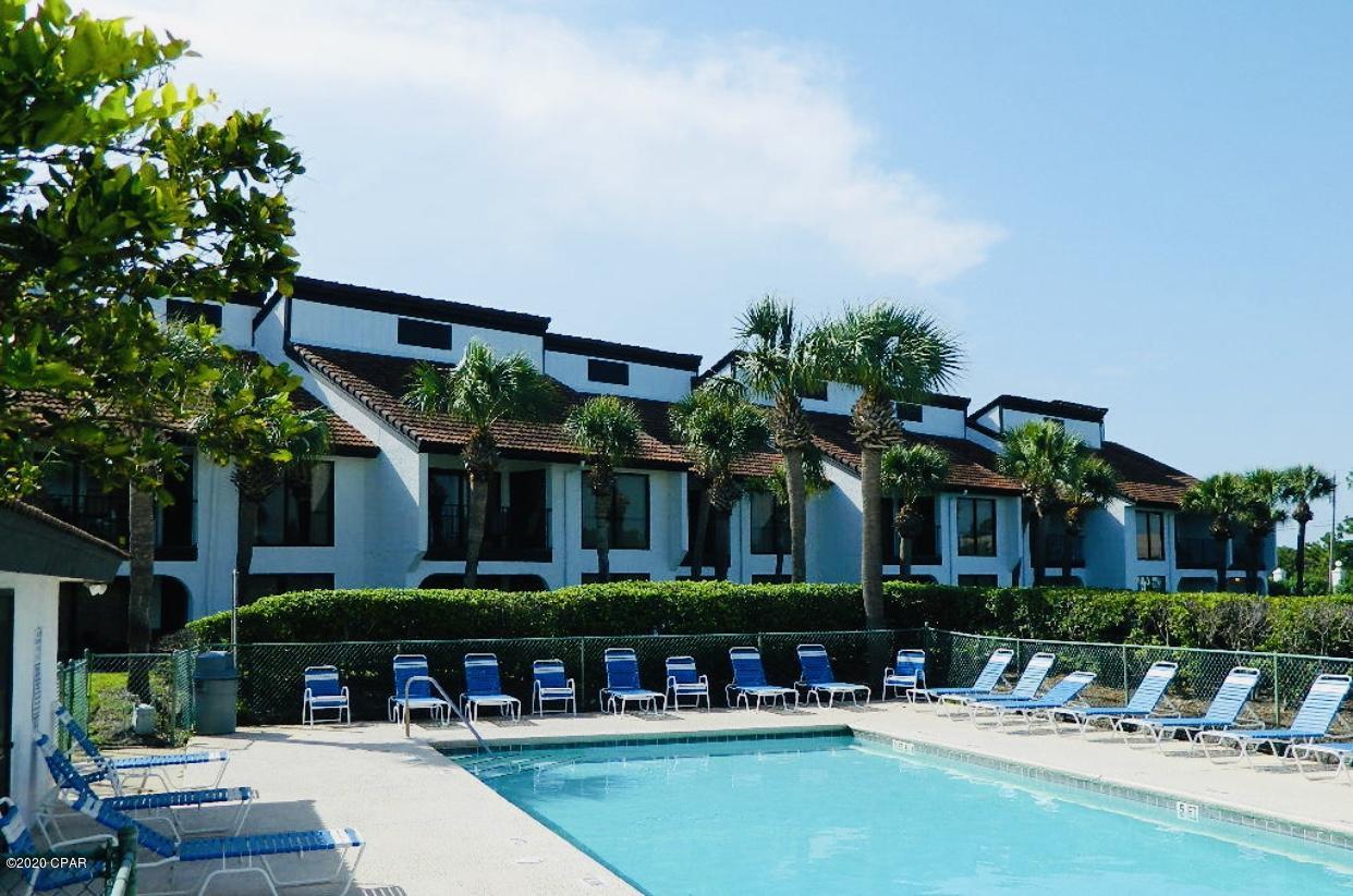 Edgewater Golf Villas V-B - Residential