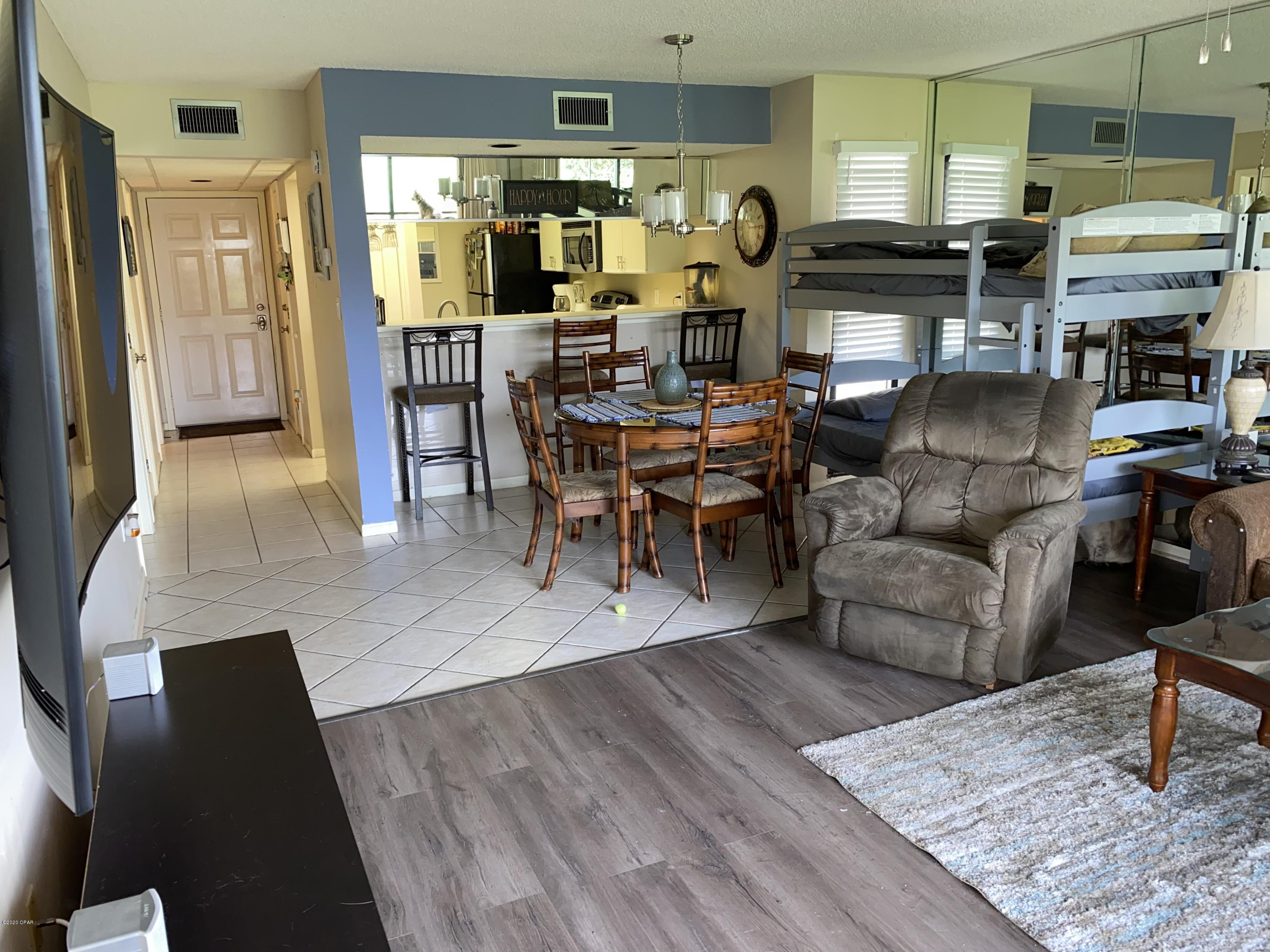 Edgewater Golf Villas V-B - Residential