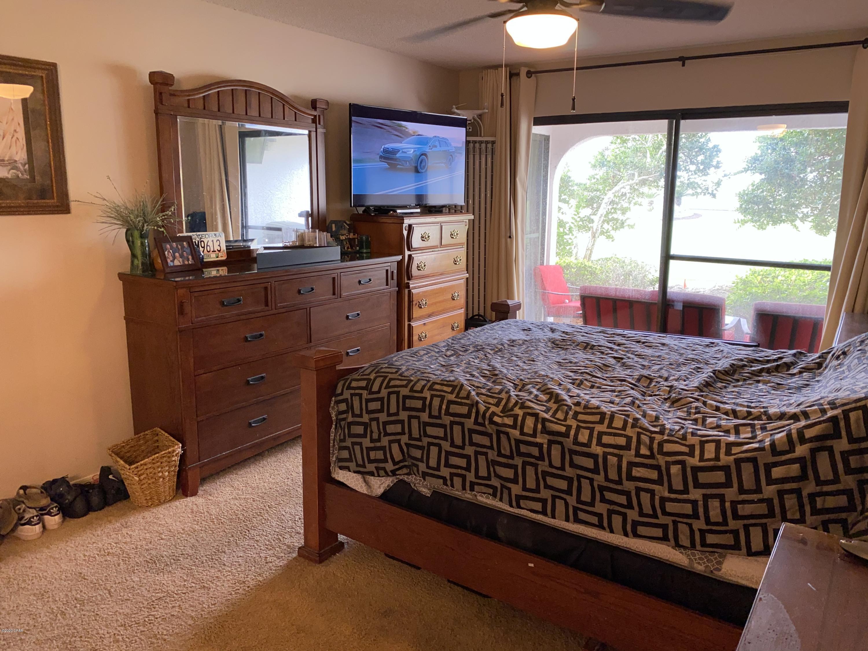 Edgewater Golf Villas V-B - Residential