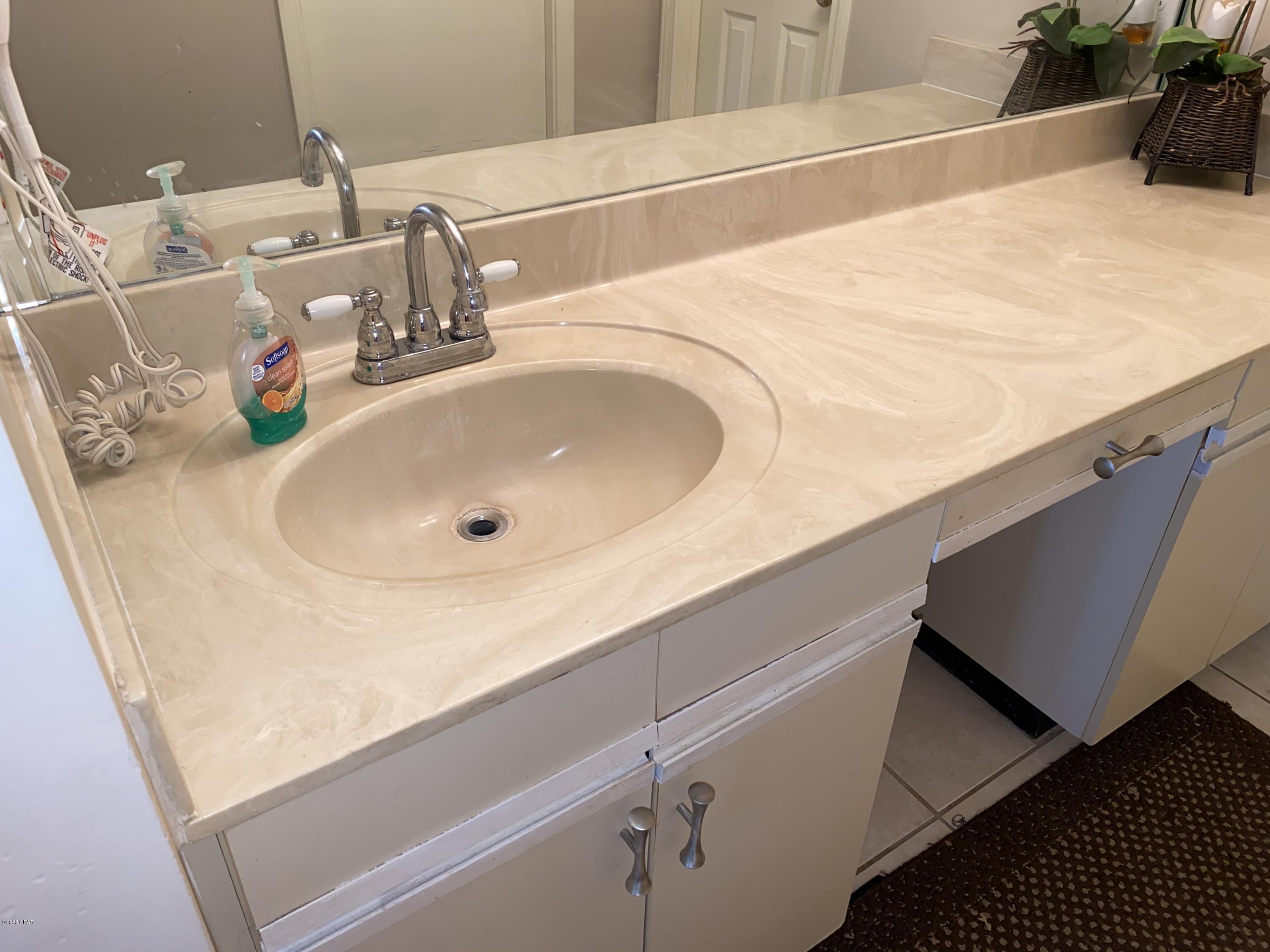 Edgewater Golf Villas V-B - Residential