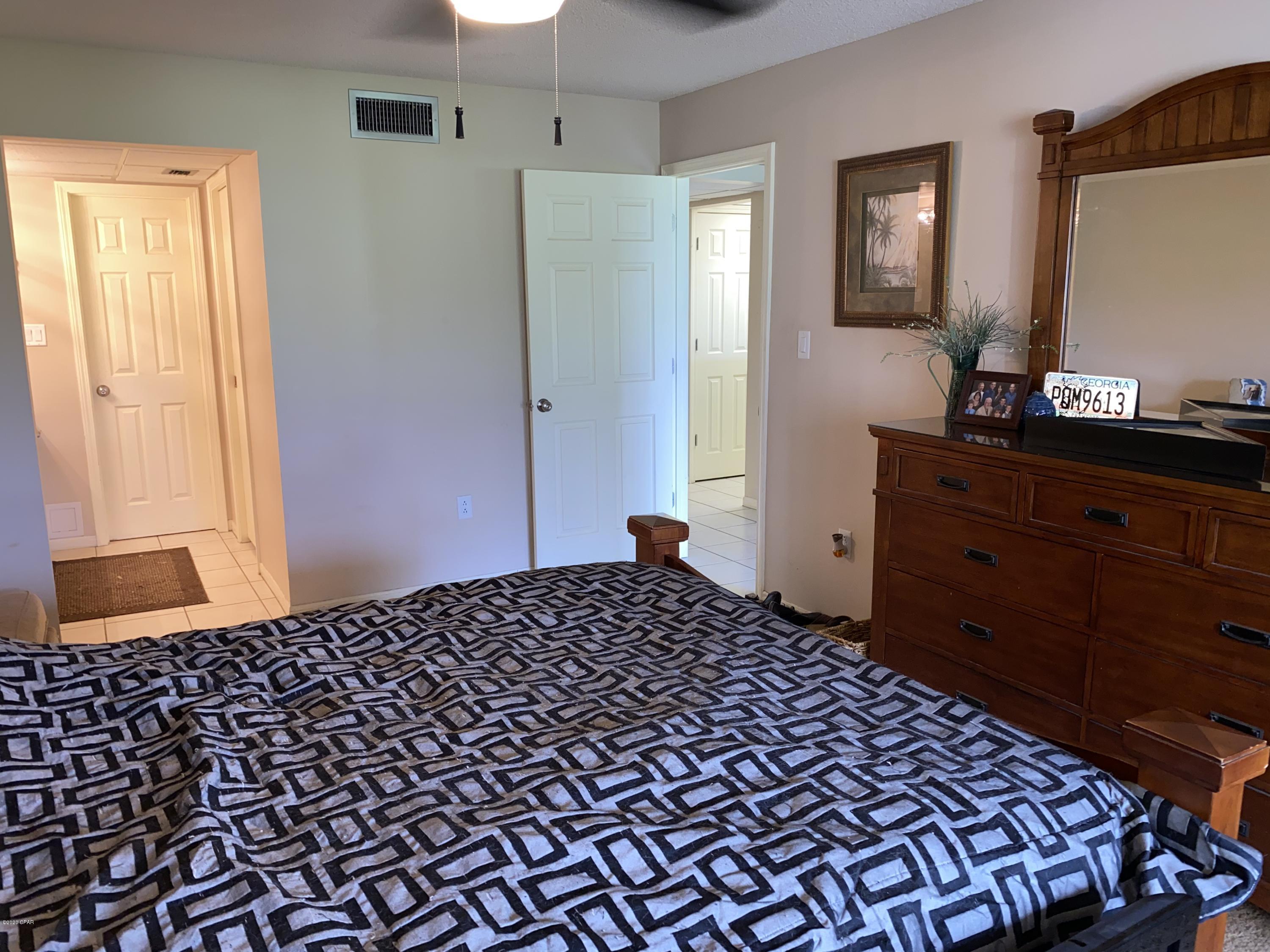 Edgewater Golf Villas V-B - Residential