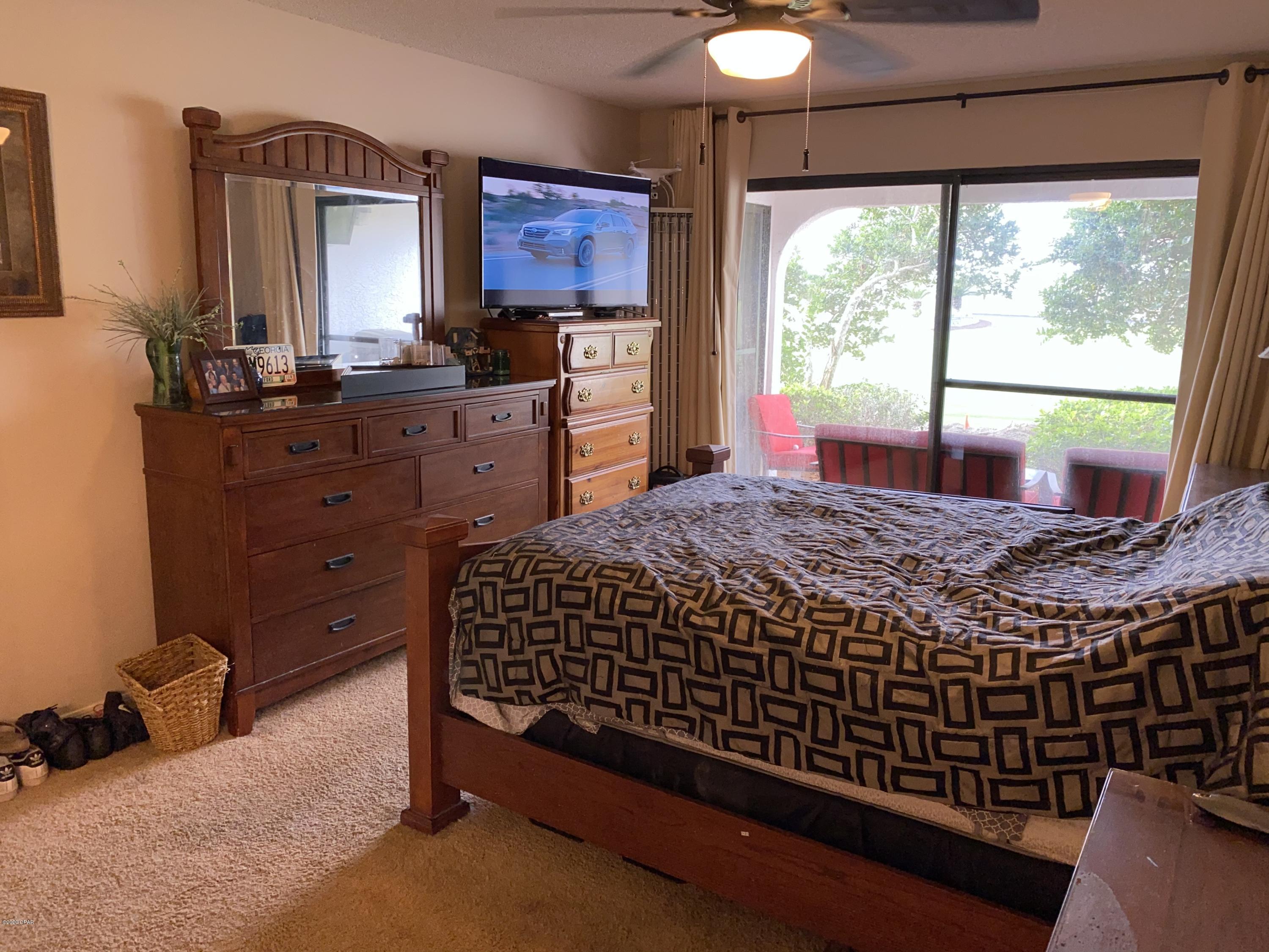 Edgewater Golf Villas V-B - Residential