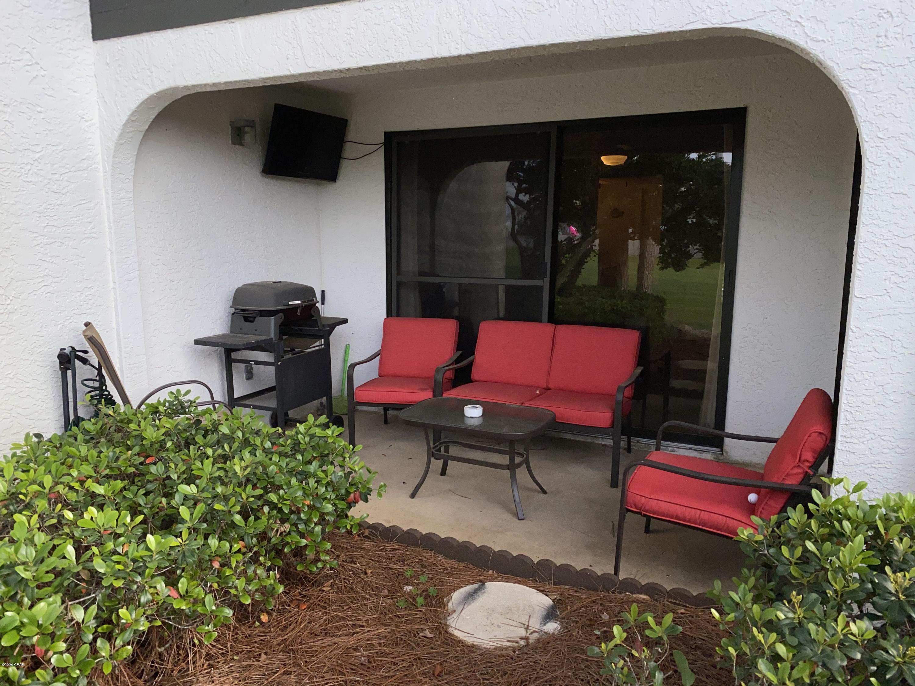 Edgewater Golf Villas V-B - Residential