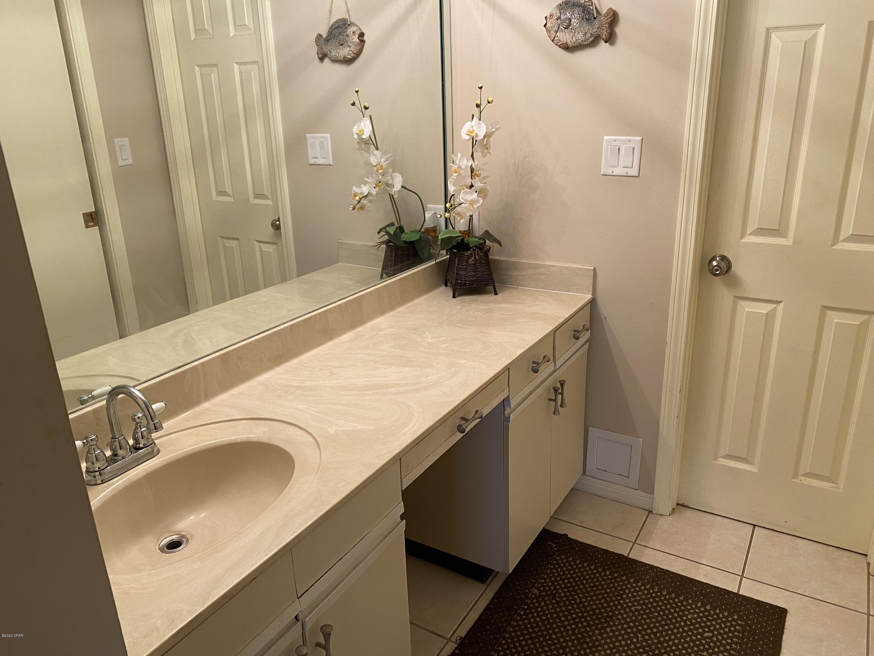 Edgewater Golf Villas V-B - Residential
