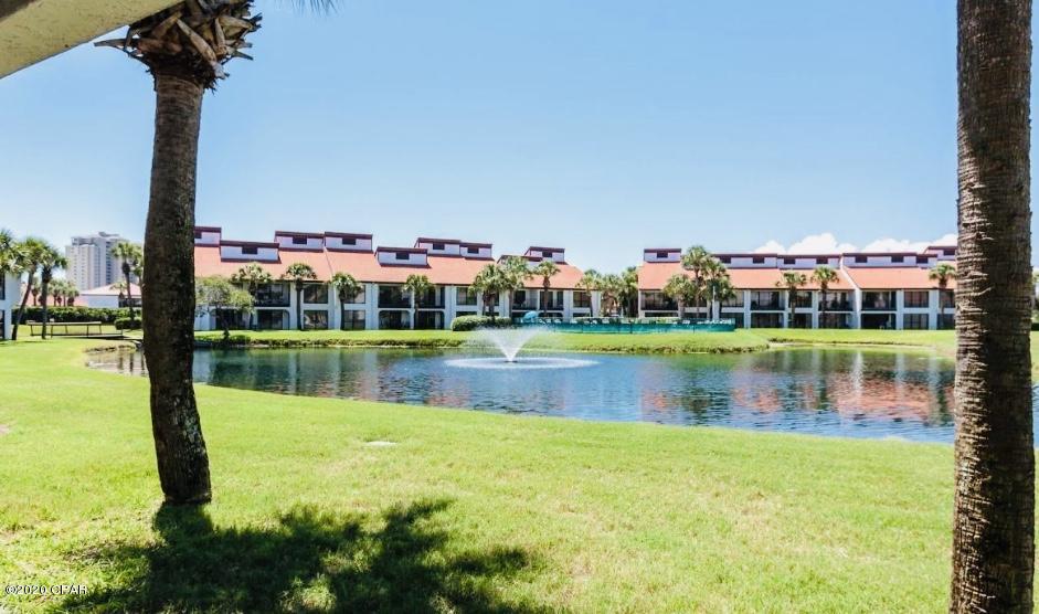Edgewater Golf Villas V-B - Residential