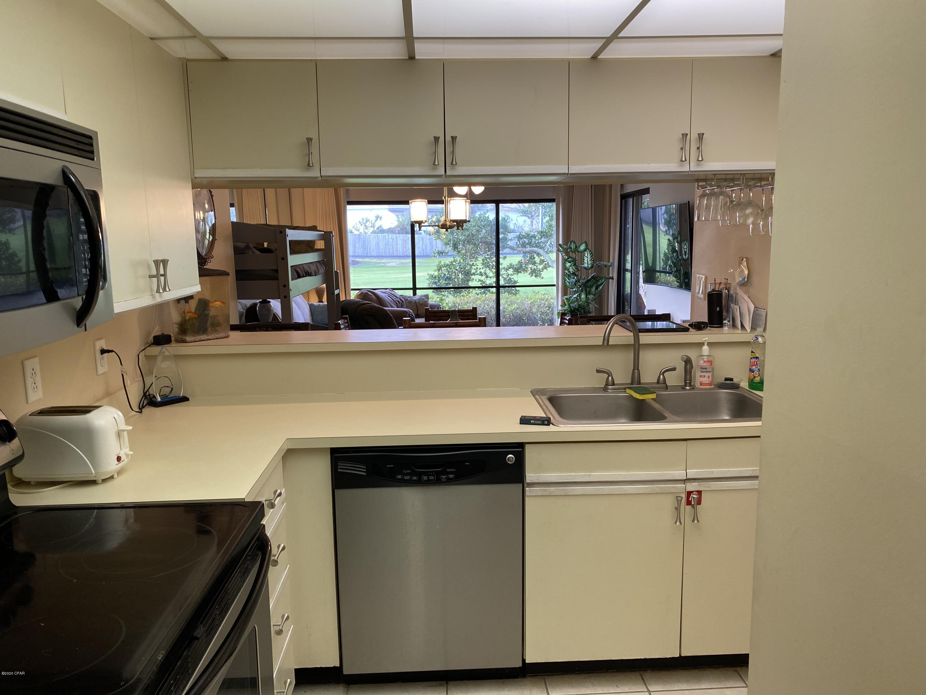 Edgewater Golf Villas V-B - Residential
