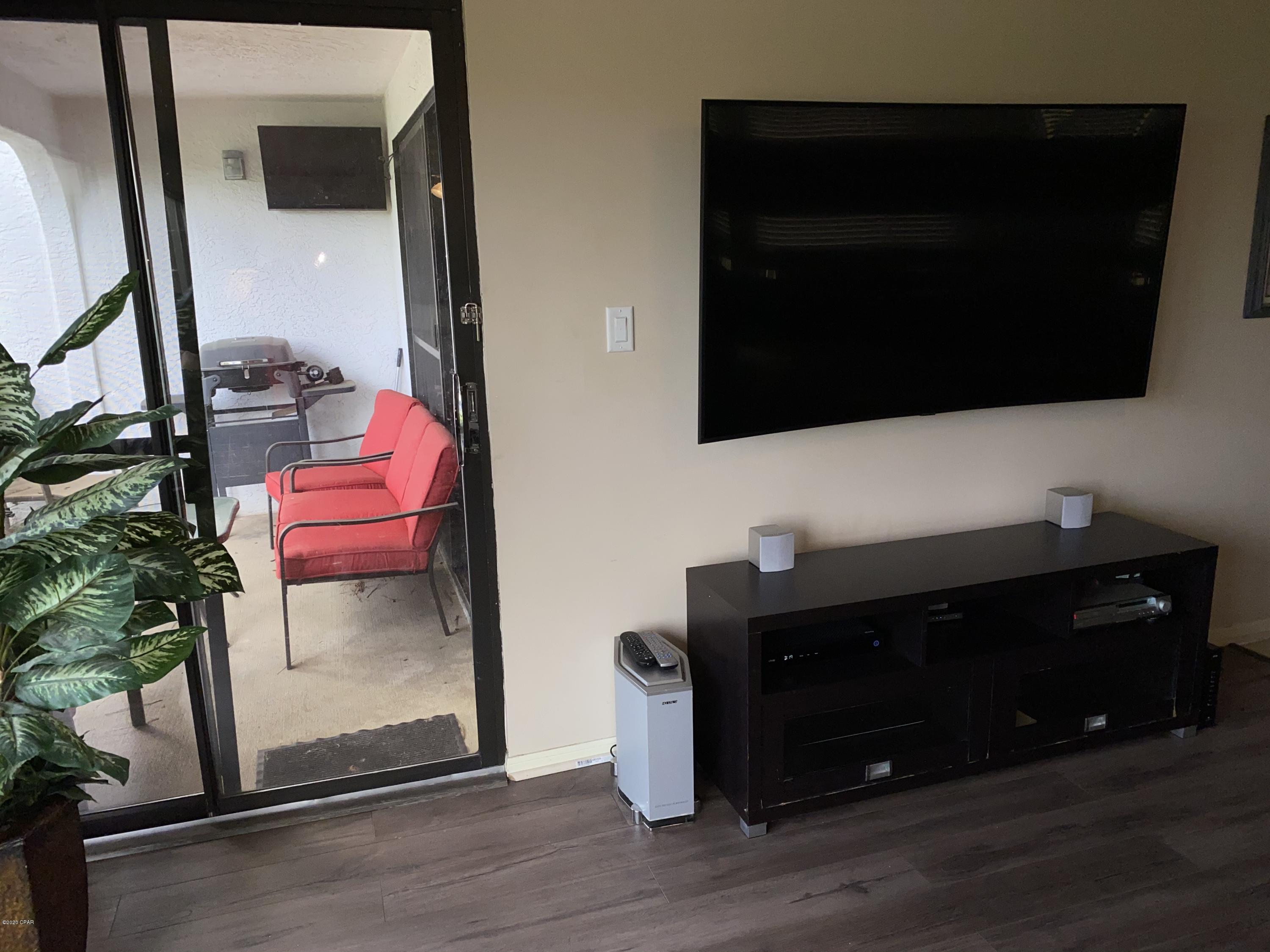 Edgewater Golf Villas V-B - Residential
