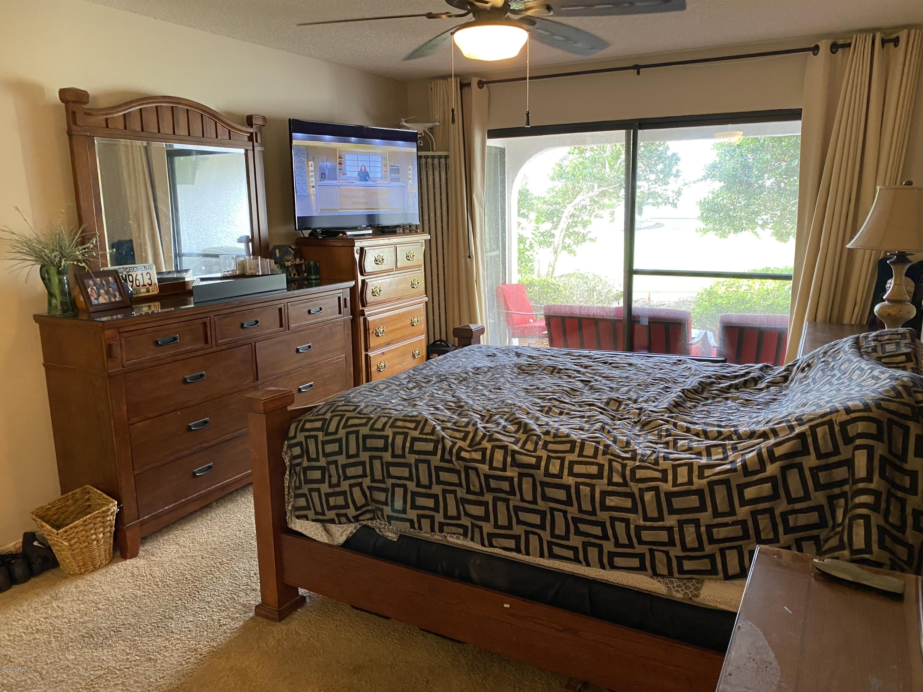 Edgewater Golf Villas V-B - Residential