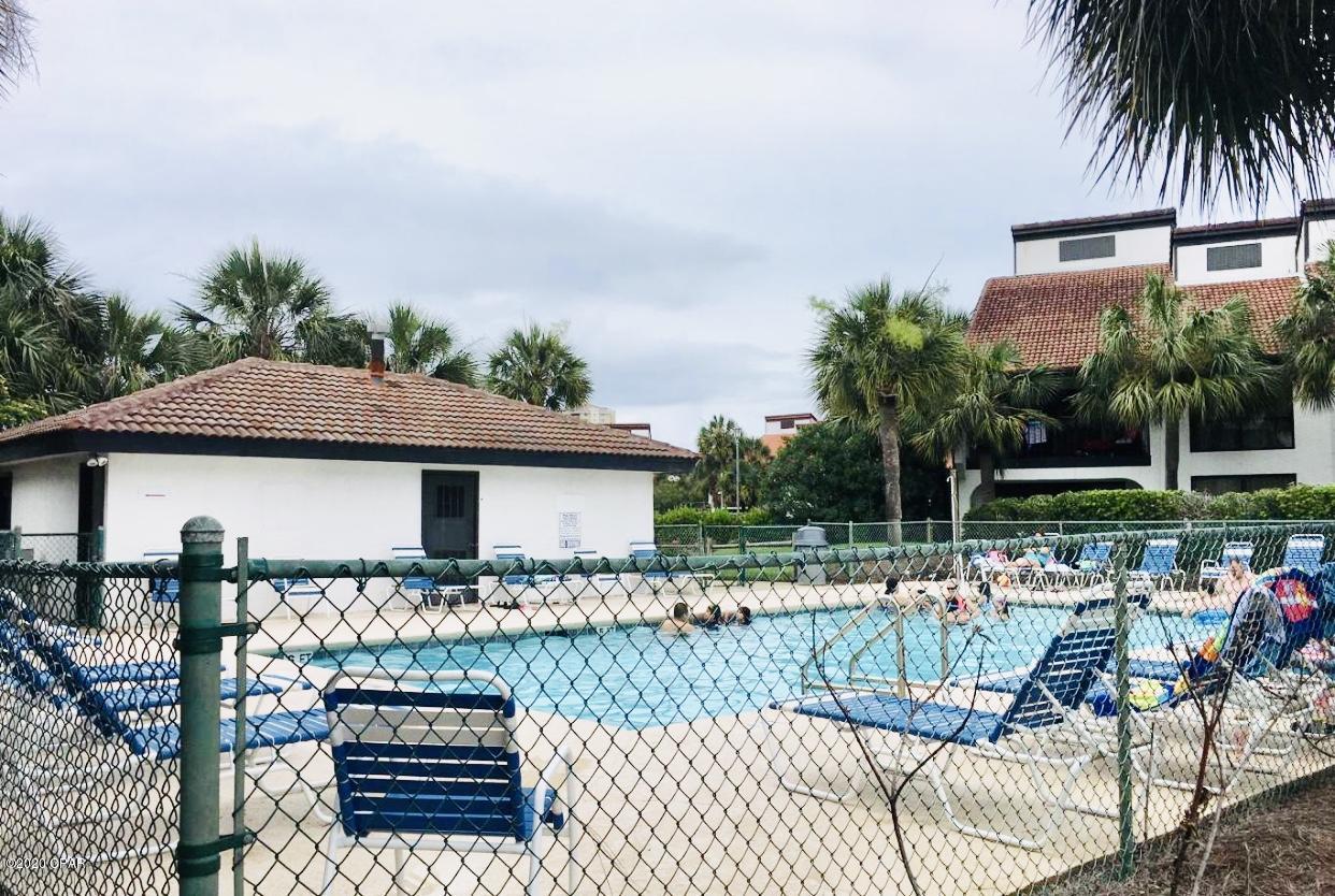 Edgewater Golf Villas V-B - Residential