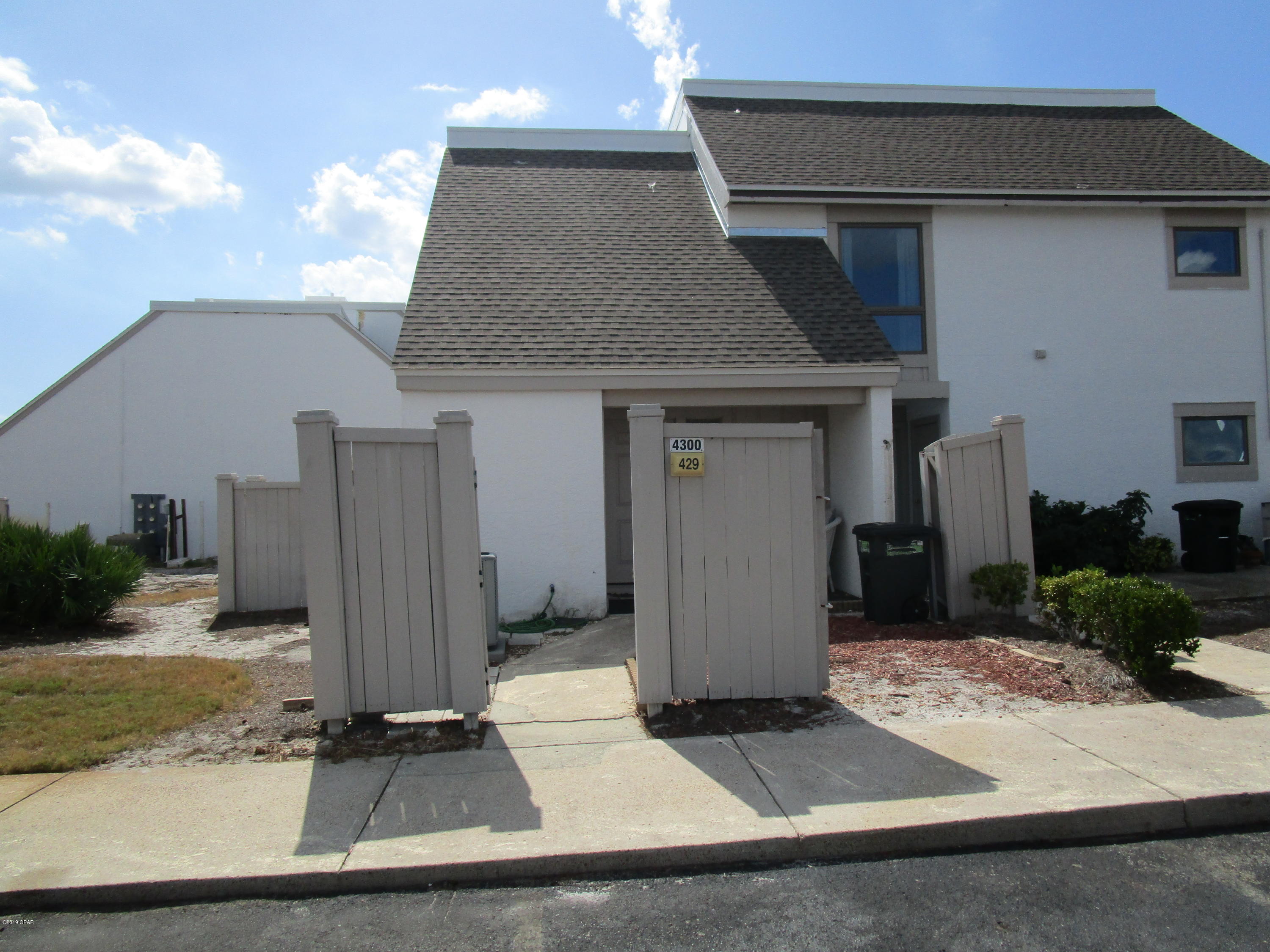 This is a fully furnished, penthouse golf villa. It has been totally updated. It is located in the gated community of Bay Point. Bay Point features a championship golf course, clay tennis courts, 24 hour roving security, restaurants and a Sheraton Resort hotel.
