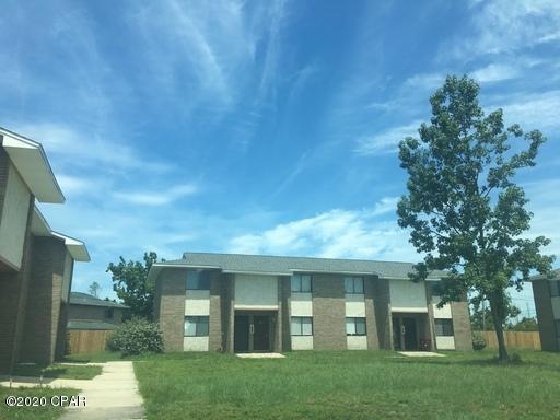 *Move In Special $800.00*



This 2 story Townhouse offers 2 Bedrooms and 1 and a half Bath, located near TAFB. Rent includes water, sewer, trash, pest control, and lawn service. Storage room off covered back patio. No Washer/Dryer hookups.



*No Pets*