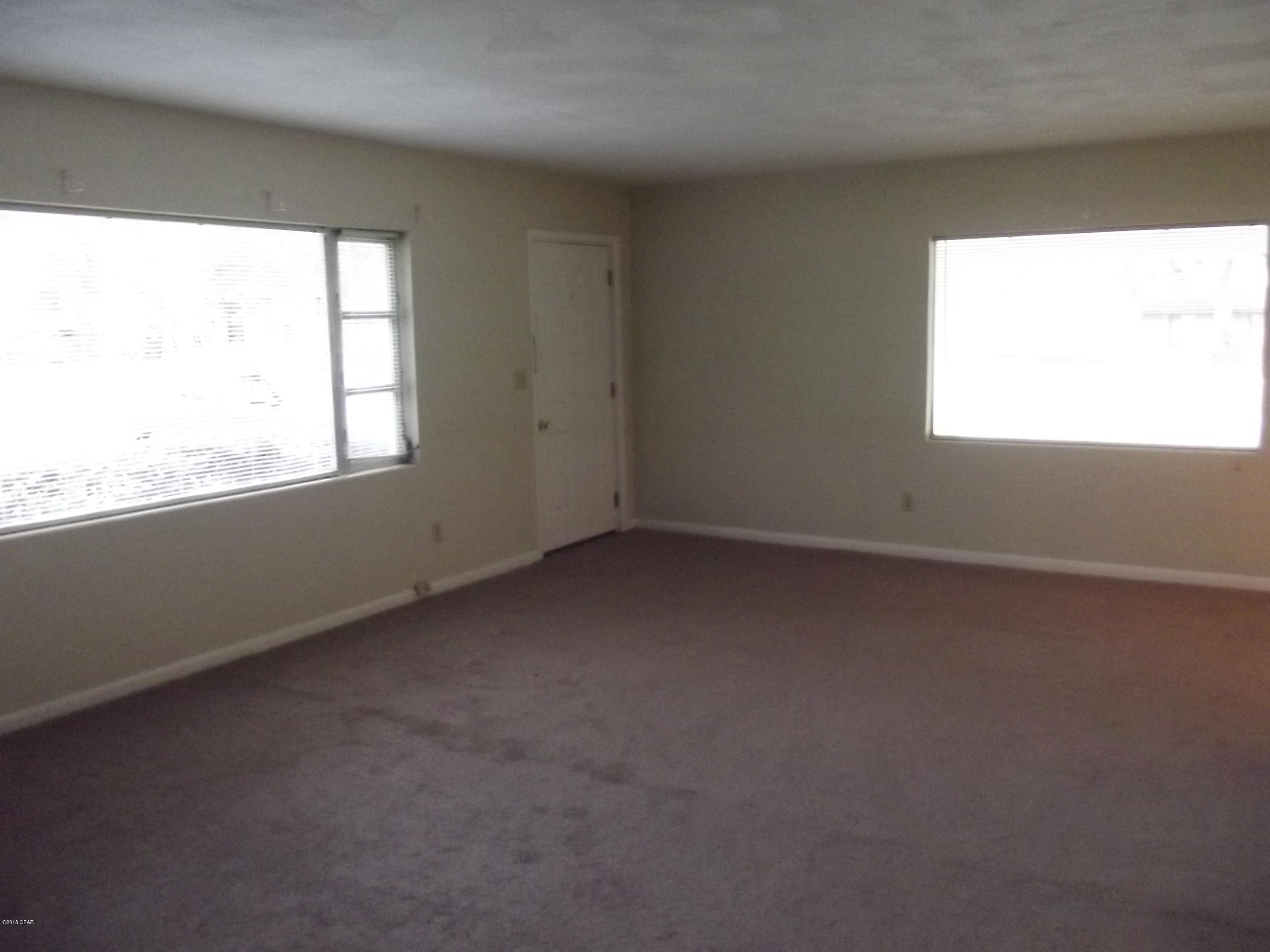 Bay Park Manor Replat - Residential Lease