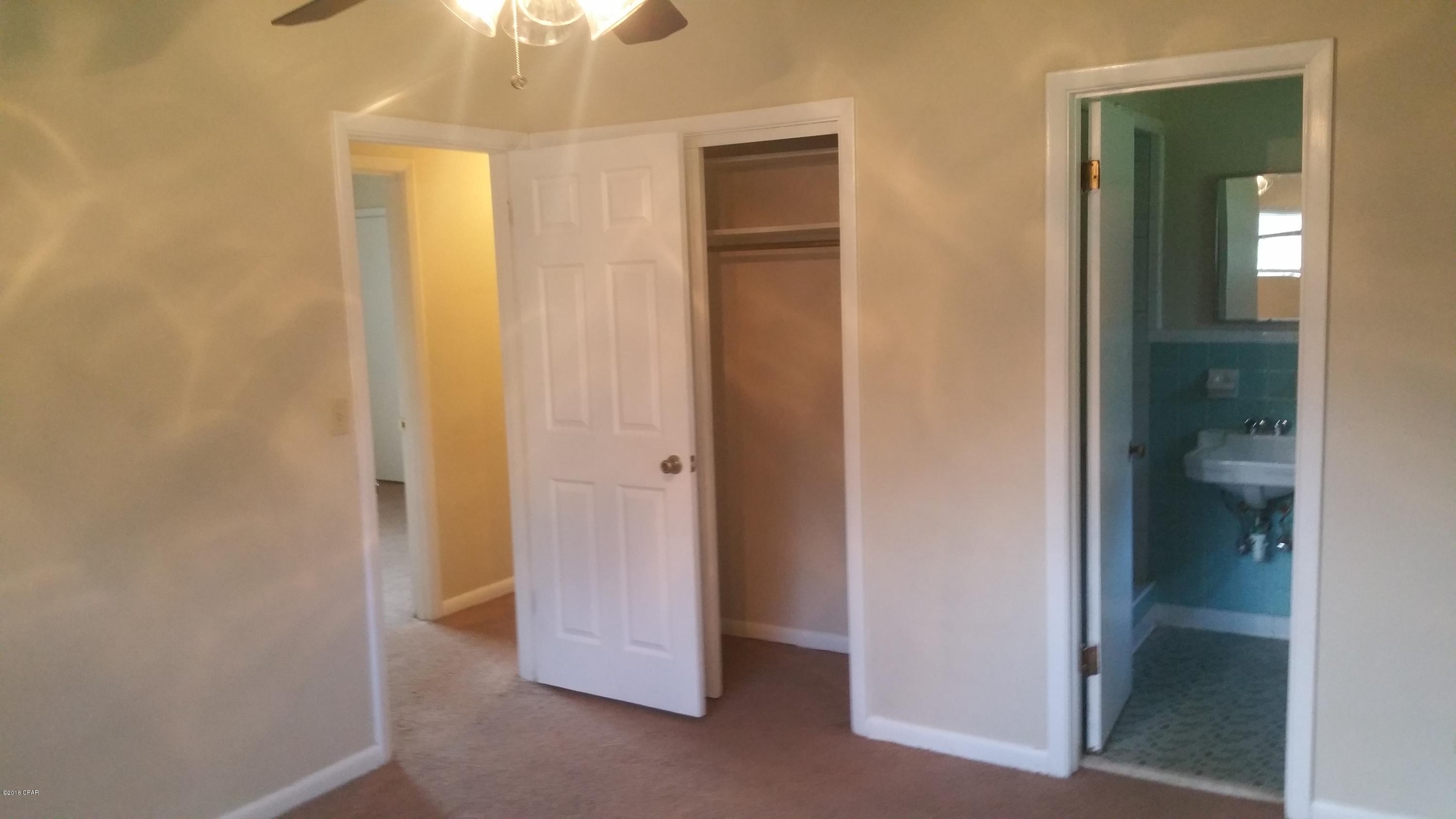Bay Park Manor Replat - Residential Lease