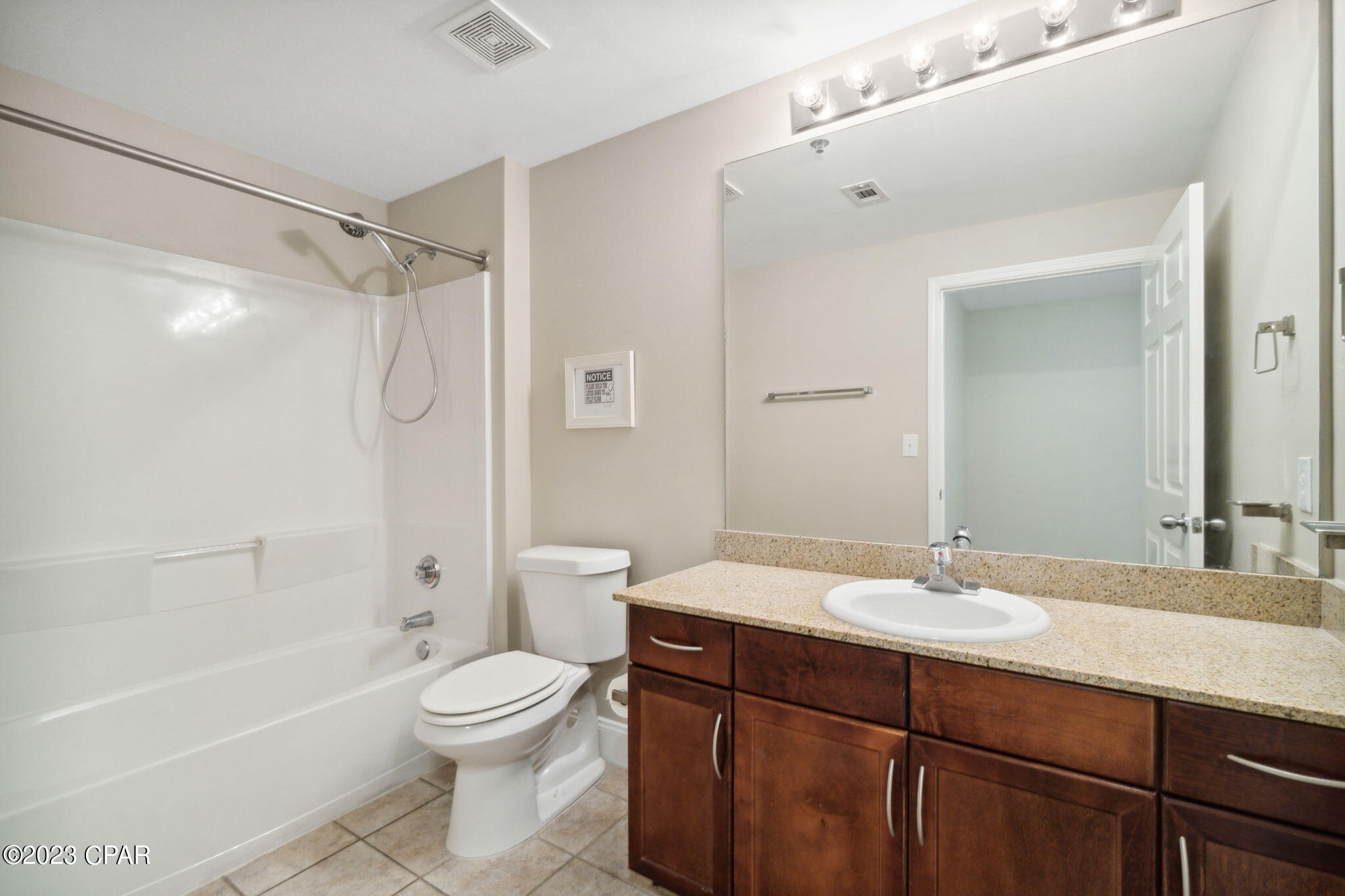 Laketown Wharf - Residential