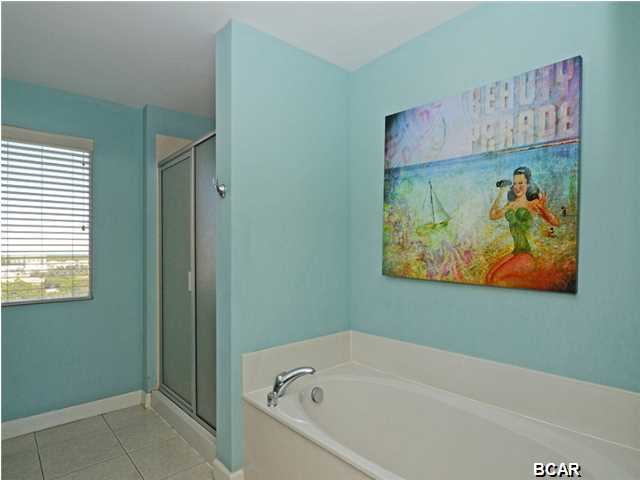 Splash Condo - Residential